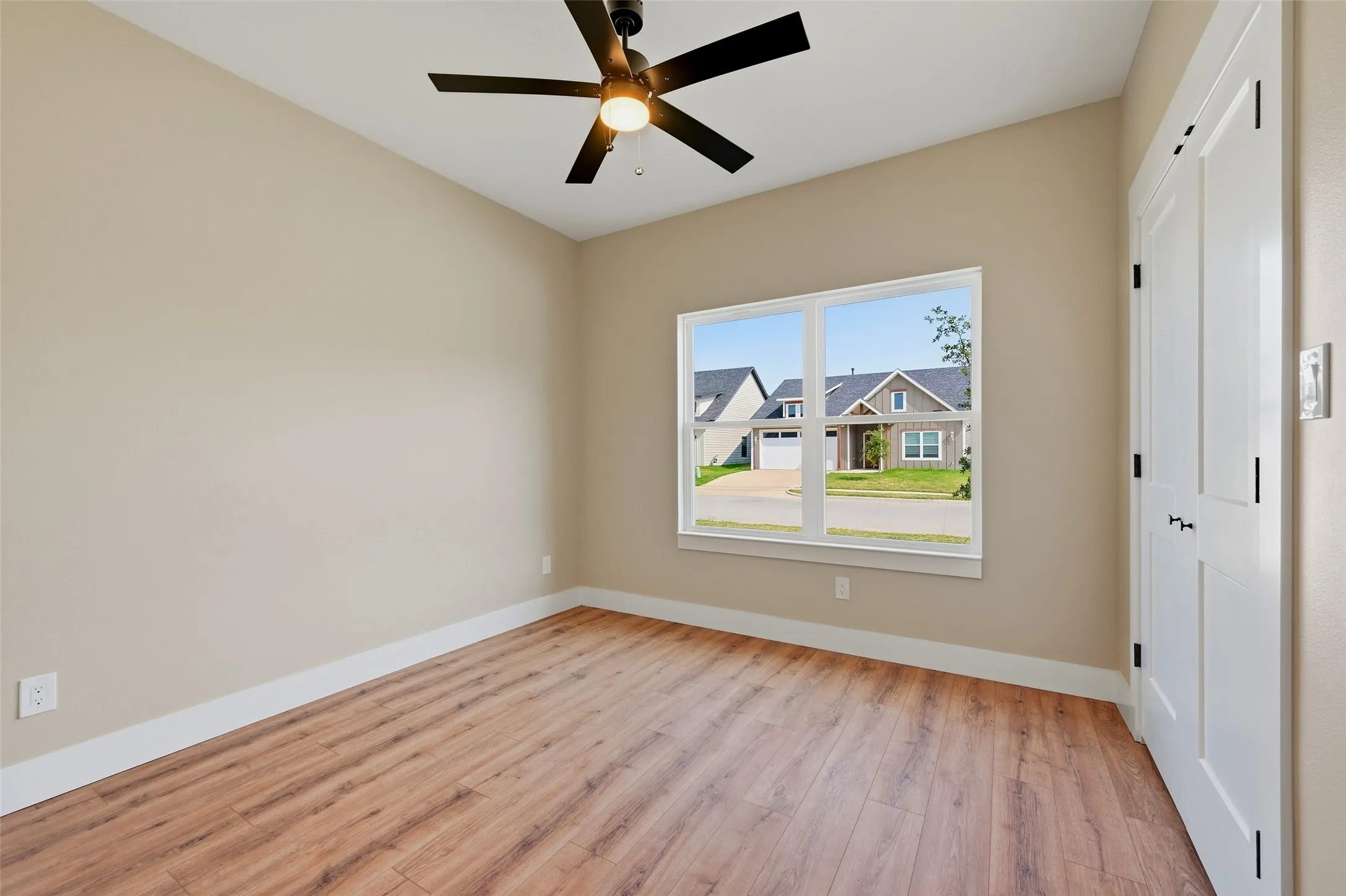 Single Family Residence For Sale in Grayson County , 506 Southern Drive, Sherman, Texas 75092, 3 Bedroom, 2 Bathroom, 2 Garage spaces, 1,414 Sqft, built in 2025, mls#21352463, Real Estate Agent in Sherman, Homes For Sale in Grayson county, Homes For Sale in Sherman, Realtor in Sherman Texas, Real Estate Brokerage Independent Realty Texas, Luminita Cordes Realtor