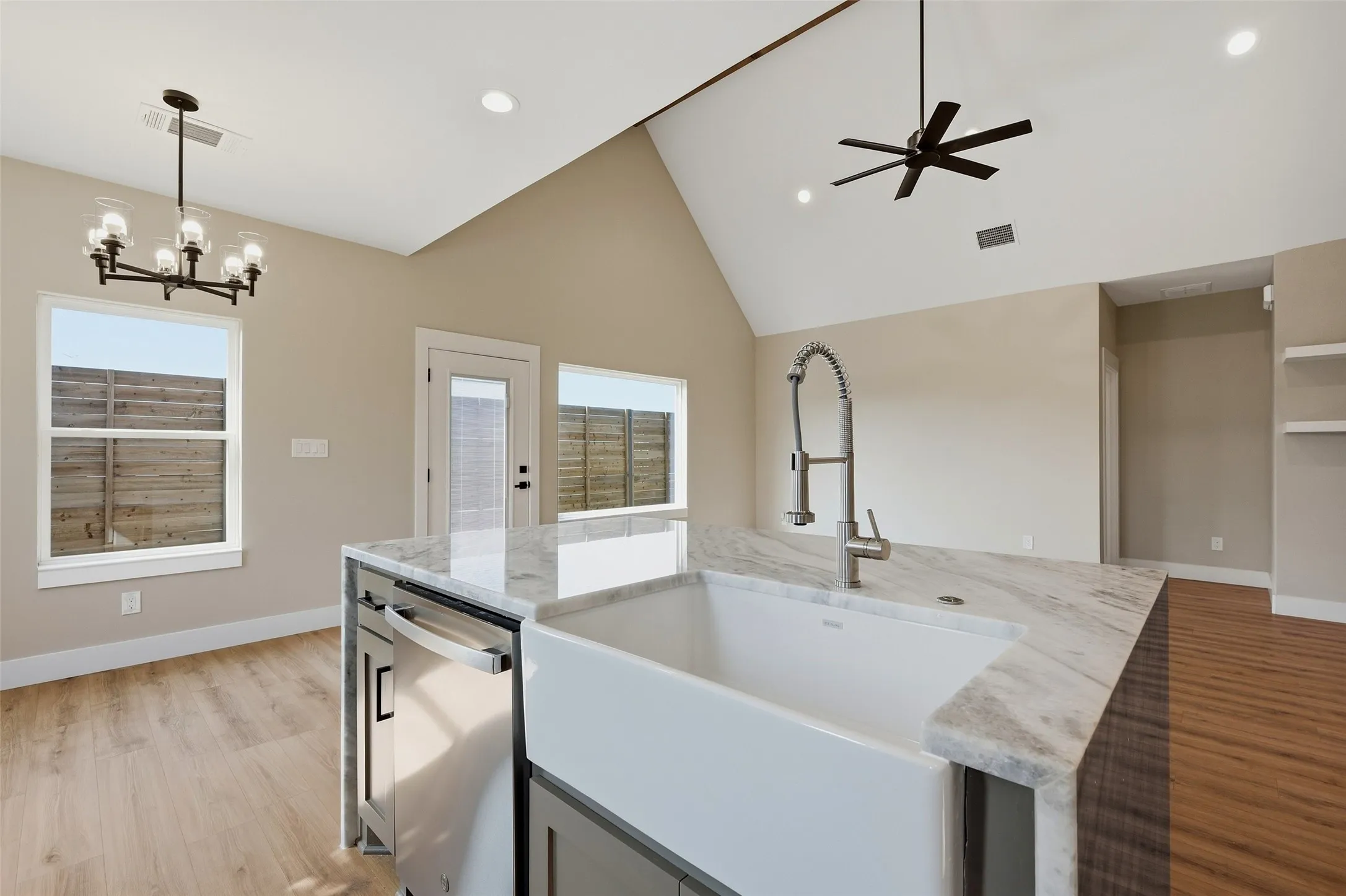 Single Family Residence For Sale in Grayson County , 506 Southern Drive, Sherman, Texas 75092, 3 Bedroom, 2 Bathroom, 2 Garage spaces, 1,414 Sqft, built in 2025, mls#21352463, Real Estate Agent in Sherman, Homes For Sale in Grayson county, Homes For Sale in Sherman, Realtor in Sherman Texas, Real Estate Brokerage Independent Realty Texas, Luminita Cordes Realtor