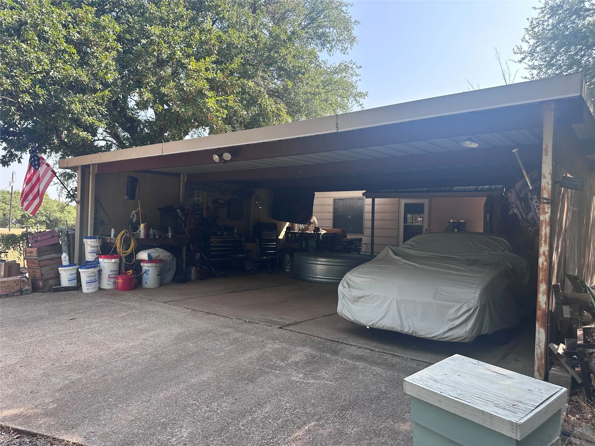 Single Family Residence For Sale in Hood County , 2709 Sky Harbour Drive, Granbury, Texas 76049, 3 Bedroom, 2 Bathroom, Garage spaces, 2,345 Sqft, built in 1980, mls#21353378, Real Estate Agent in Granbury, Homes For Sale in Hood county, Homes For Sale in Granbury, Realtor in Granbury Texas, Real Estate Brokerage Independent Realty Texas, Luminita Cordes Realtor