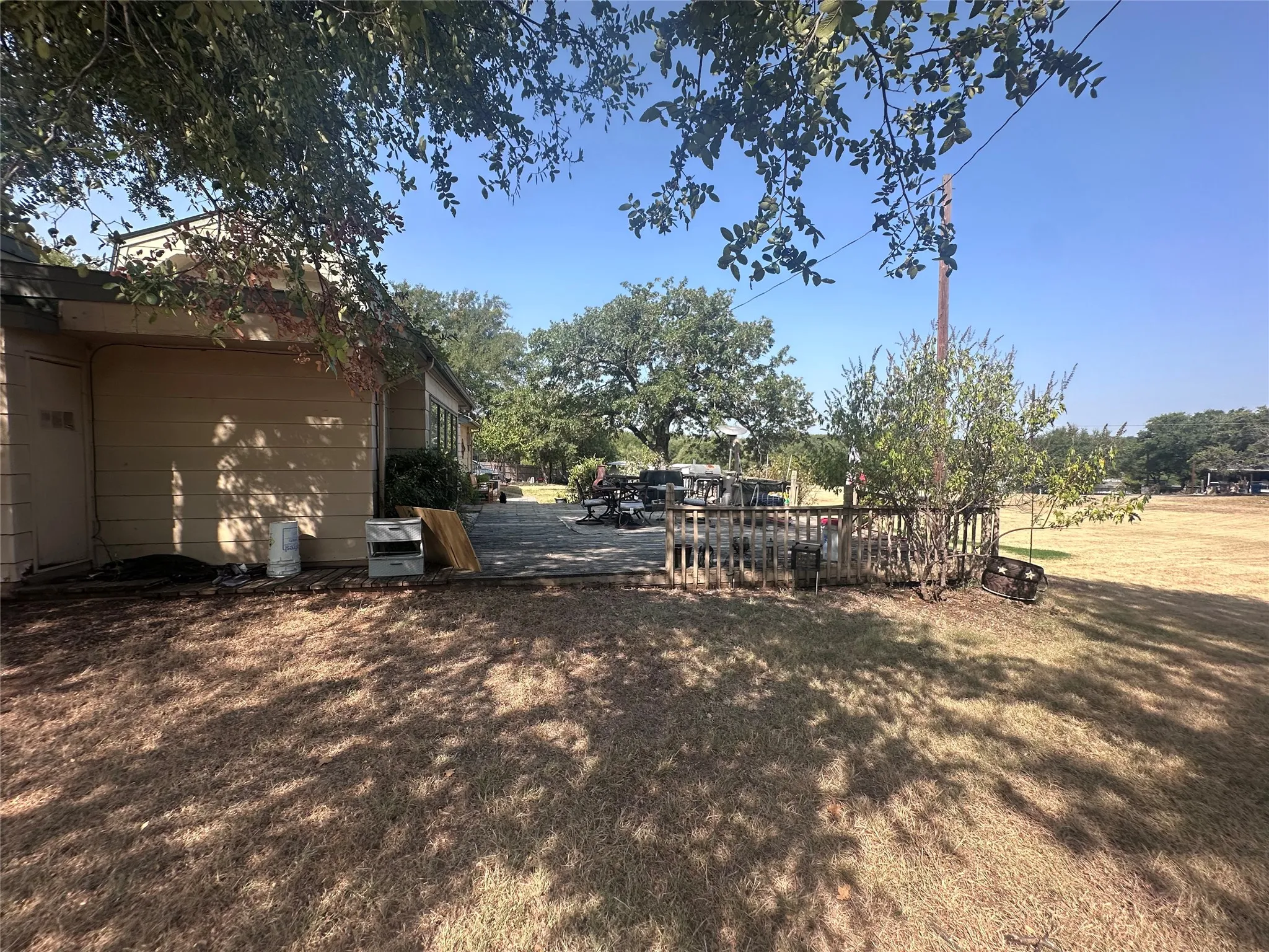 Single Family Residence For Sale in Hood County , 2709 Sky Harbour Drive, Granbury, Texas 76049, 3 Bedroom, 2 Bathroom, Garage spaces, 2,345 Sqft, built in 1980, mls#21353378, Real Estate Agent in Granbury, Homes For Sale in Hood county, Homes For Sale in Granbury, Realtor in Granbury Texas, Real Estate Brokerage Independent Realty Texas, Luminita Cordes Realtor