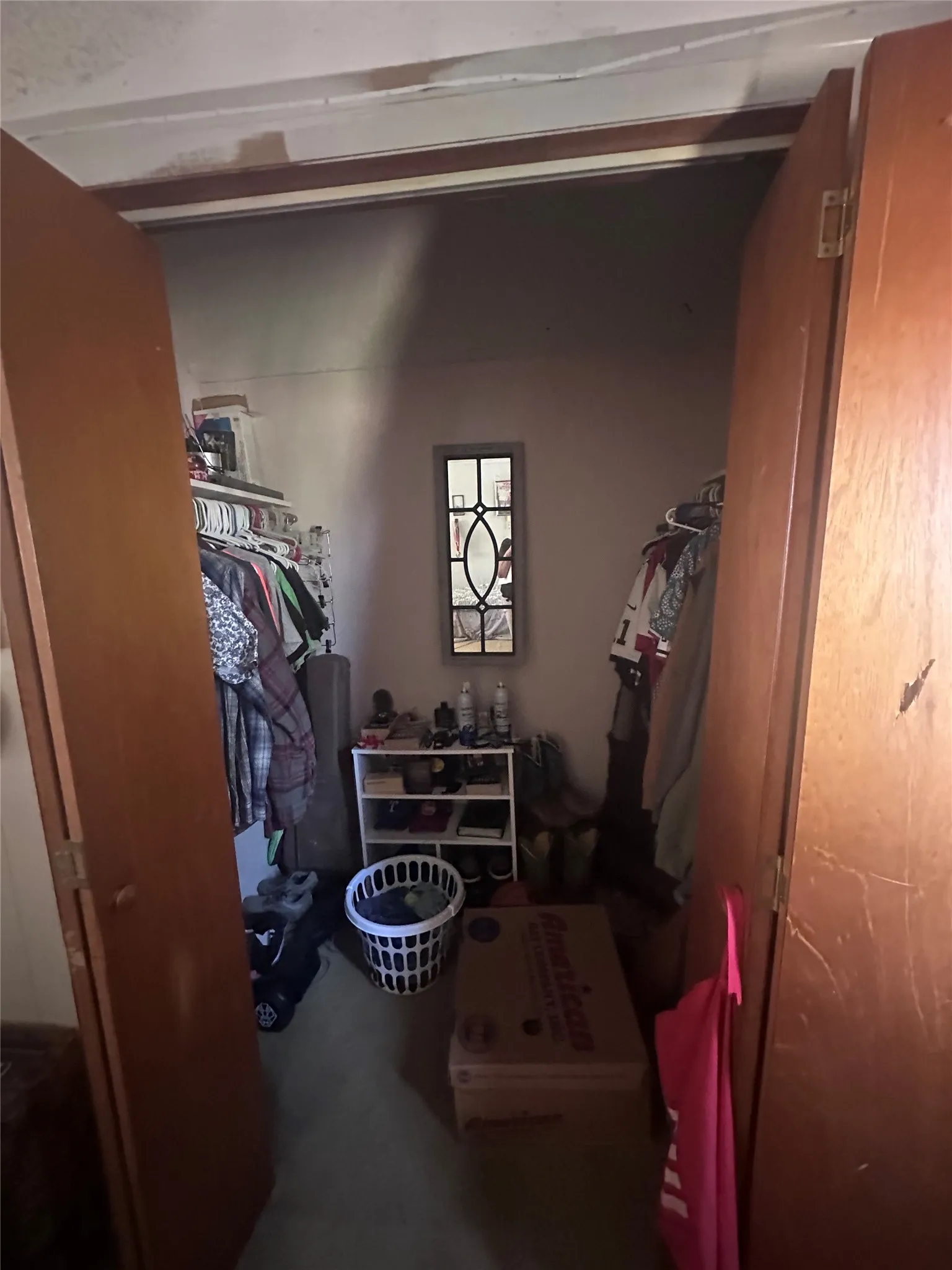 Single Family Residence For Sale in Hood County , 2709 Sky Harbour Drive, Granbury, Texas 76049, 3 Bedroom, 2 Bathroom, Garage spaces, 2,345 Sqft, built in 1980, mls#21353378, Real Estate Agent in Granbury, Homes For Sale in Hood county, Homes For Sale in Granbury, Realtor in Granbury Texas, Real Estate Brokerage Independent Realty Texas, Luminita Cordes Realtor