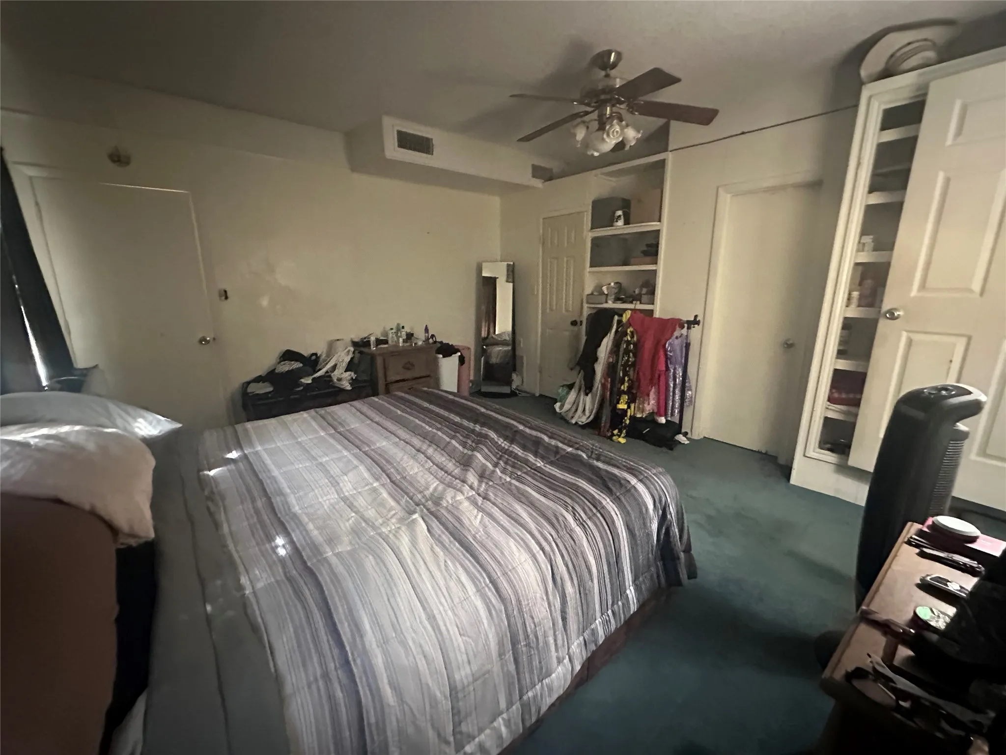 Single Family Residence For Sale in Hood County , 2709 Sky Harbour Drive, Granbury, Texas 76049, 3 Bedroom, 2 Bathroom, Garage spaces, 2,345 Sqft, built in 1980, mls#21353378, Real Estate Agent in Granbury, Homes For Sale in Hood county, Homes For Sale in Granbury, Realtor in Granbury Texas, Real Estate Brokerage Independent Realty Texas, Luminita Cordes Realtor