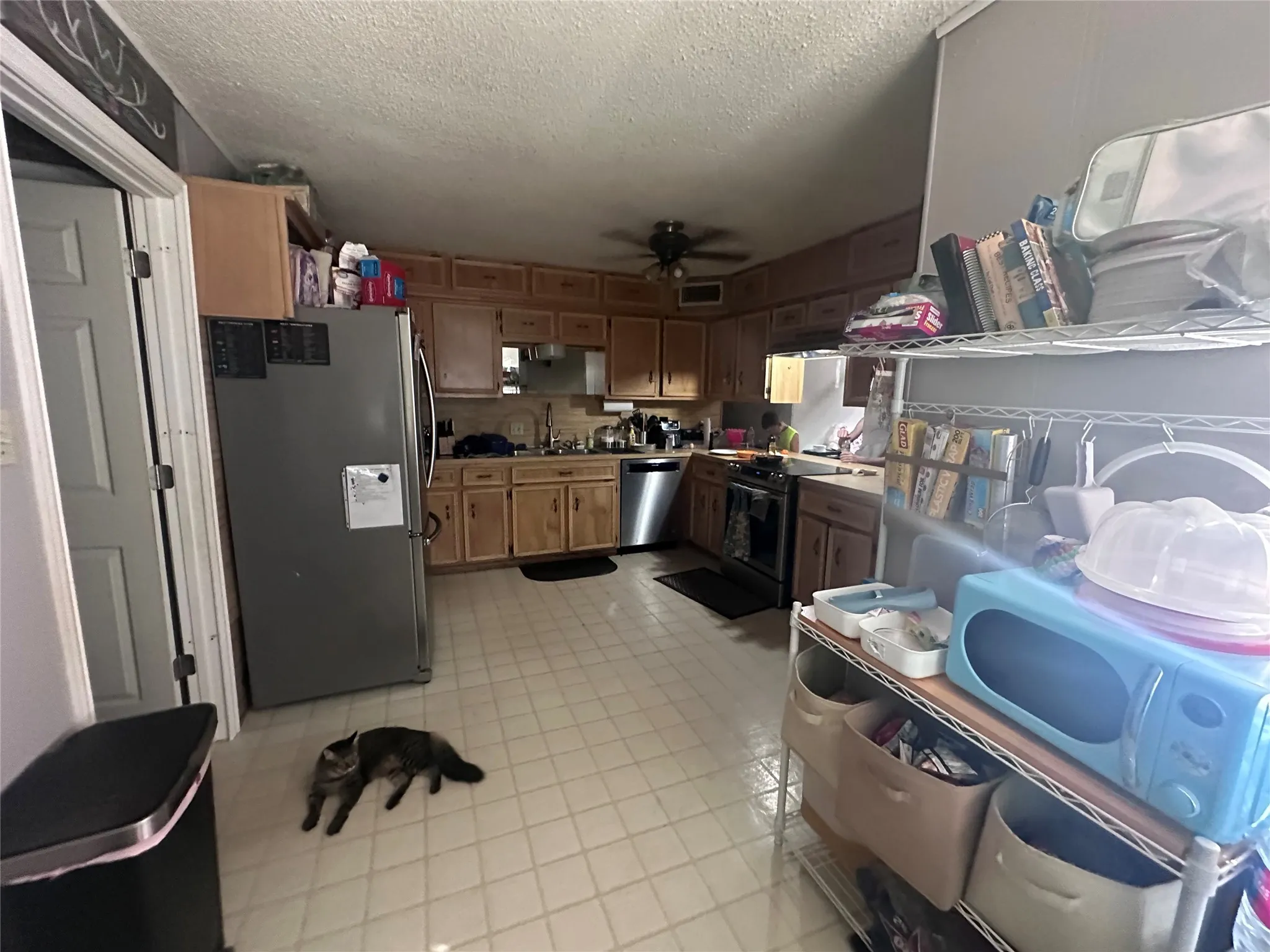 Single Family Residence For Sale in Hood County , 2709 Sky Harbour Drive, Granbury, Texas 76049, 3 Bedroom, 2 Bathroom, Garage spaces, 2,345 Sqft, built in 1980, mls#21353378, Real Estate Agent in Granbury, Homes For Sale in Hood county, Homes For Sale in Granbury, Realtor in Granbury Texas, Real Estate Brokerage Independent Realty Texas, Luminita Cordes Realtor