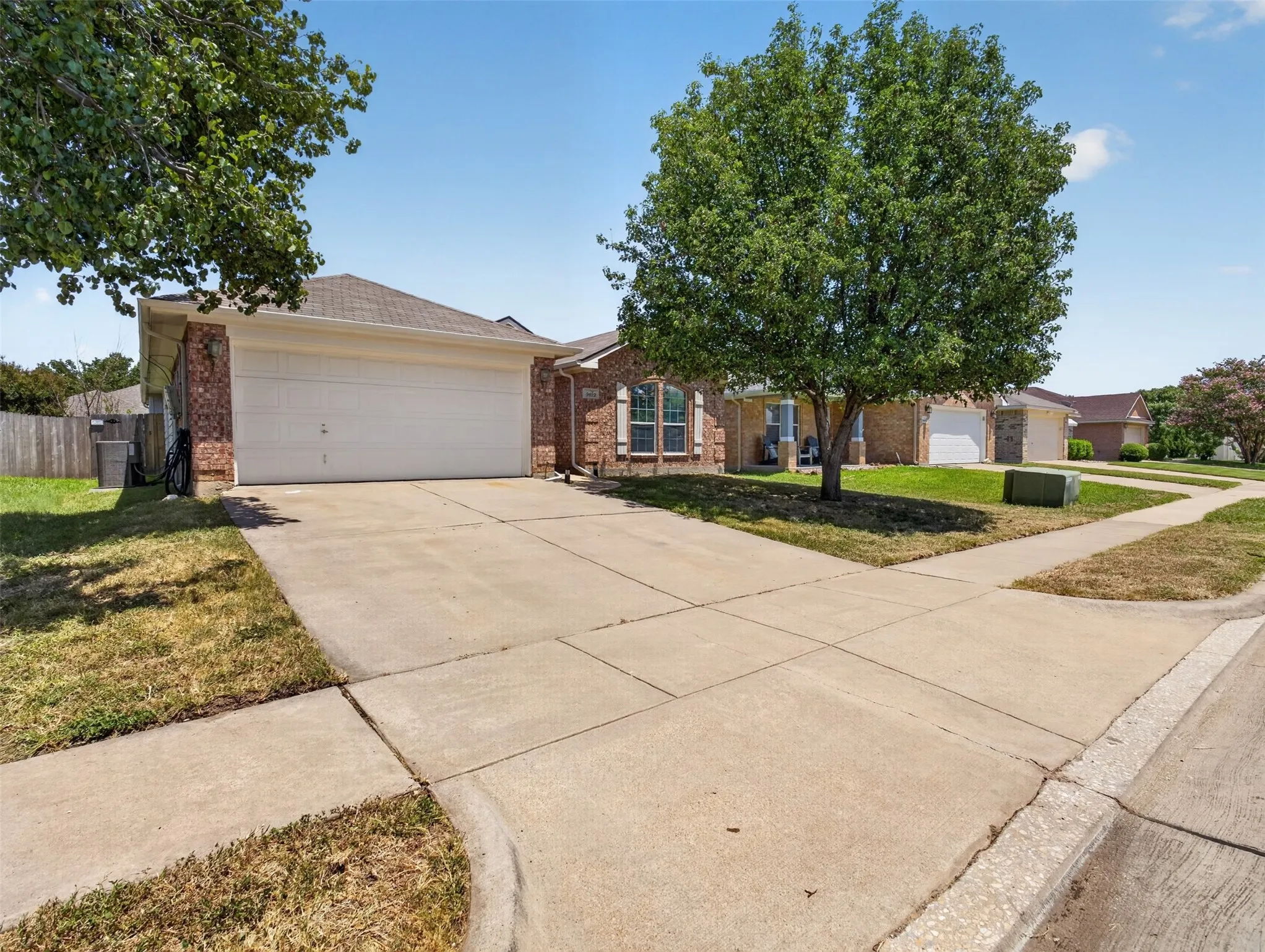 Single Family Residence For Sale in Tarrant County , 9612 Linton Drive, Fort Worth, Texas 76108, 3 Bedroom, 2 Bathroom, 2 Garage spaces, 1,751 Sqft, built in 2004, mls#21344449, Real Estate Agent in Fort Worth, Homes For Sale in Tarrant county, Homes For Sale in Fort Worth, Realtor in Fort Worth Texas, Real Estate Brokerage Independent Realty Texas, Luminita Cordes Realtor