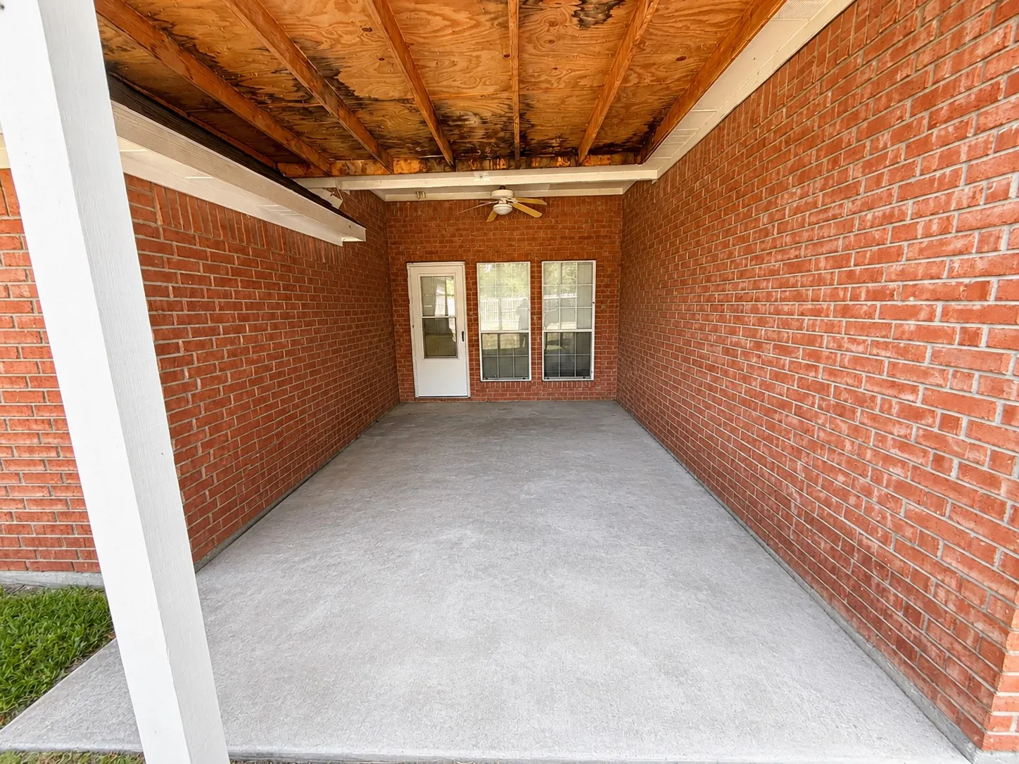 Single Family Residence For Sale in Kaufman County , 400 S Rockwall Avenue, Terrell, Texas 75160, 3 Bedroom, 2 Bathroom, Garage spaces, 1,988 Sqft, built in 2004, mls#21352932, Real Estate Agent in Terrell, Homes For Sale in Kaufman county, Homes For Sale in Terrell, Realtor in Terrell Texas, Real Estate Brokerage Independent Realty Texas, Luminita Cordes Realtor