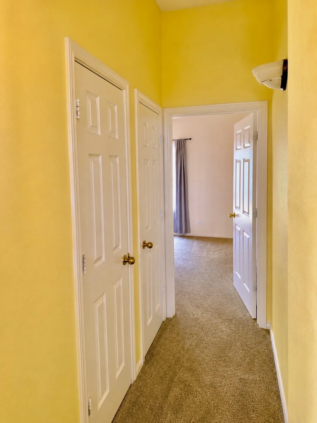 Single Family Residence For Sale in Kaufman County , 400 S Rockwall Avenue, Terrell, Texas 75160, 3 Bedroom, 2 Bathroom, Garage spaces, 1,988 Sqft, built in 2004, mls#21352932, Real Estate Agent in Terrell, Homes For Sale in Kaufman county, Homes For Sale in Terrell, Realtor in Terrell Texas, Real Estate Brokerage Independent Realty Texas, Luminita Cordes Realtor