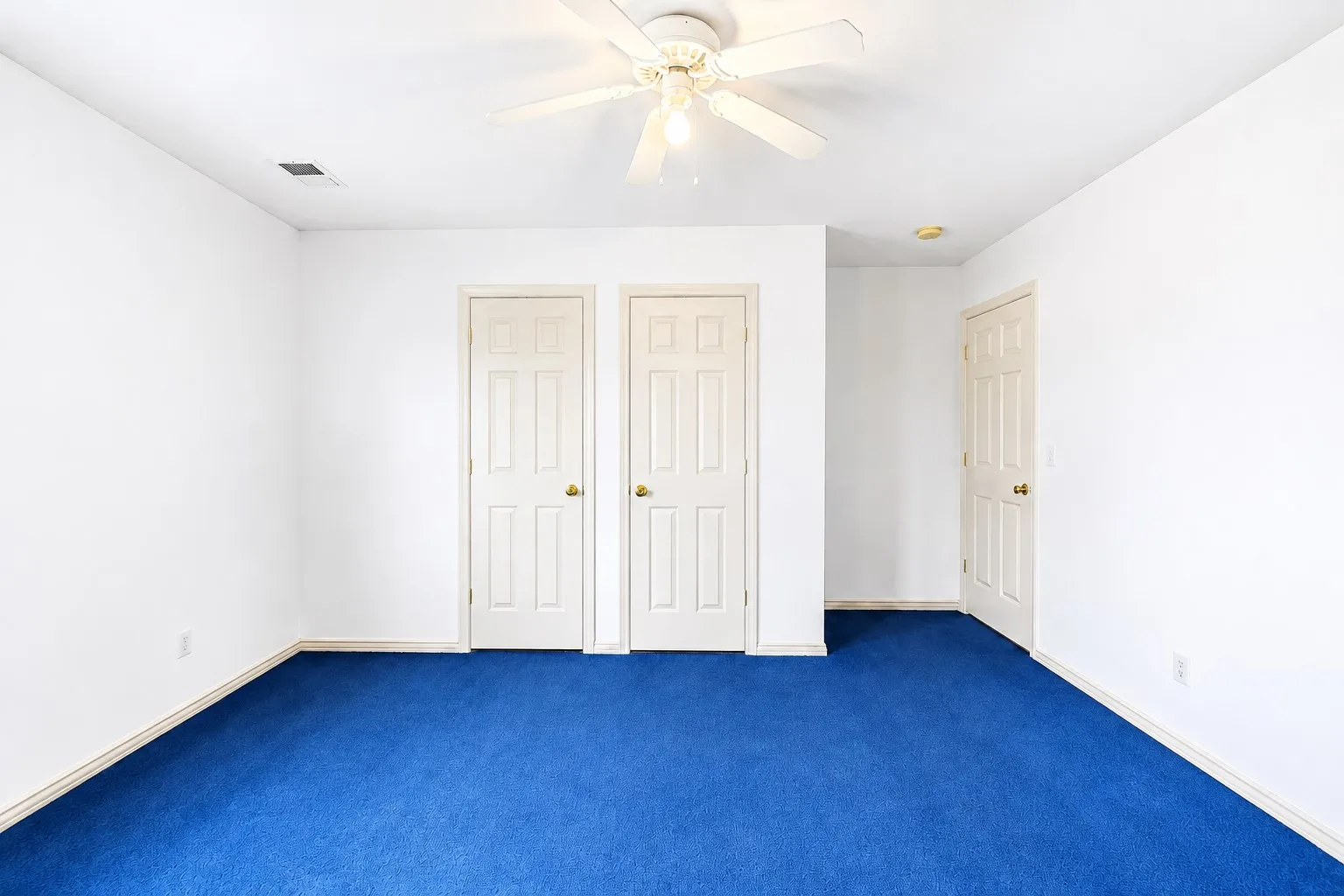 Single Family Residence For Sale in Kaufman County , 400 S Rockwall Avenue, Terrell, Texas 75160, 3 Bedroom, 2 Bathroom, Garage spaces, 1,988 Sqft, built in 2004, mls#21352932, Real Estate Agent in Terrell, Homes For Sale in Kaufman county, Homes For Sale in Terrell, Realtor in Terrell Texas, Real Estate Brokerage Independent Realty Texas, Luminita Cordes Realtor