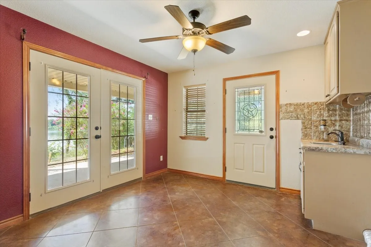 Single Family Residence For Sale in Limestone County , 860 Lcr 794, Groesbeck, Texas 76642, 3 Bedroom, 2 Bathroom, Garage spaces, 2,600 Sqft, built in 2015, mls#21350047, Real Estate Agent in Groesbeck, Homes For Sale in Limestone county, Homes For Sale in Groesbeck, Realtor in Groesbeck Texas, Real Estate Brokerage Independent Realty Texas, Luminita Cordes Realtor