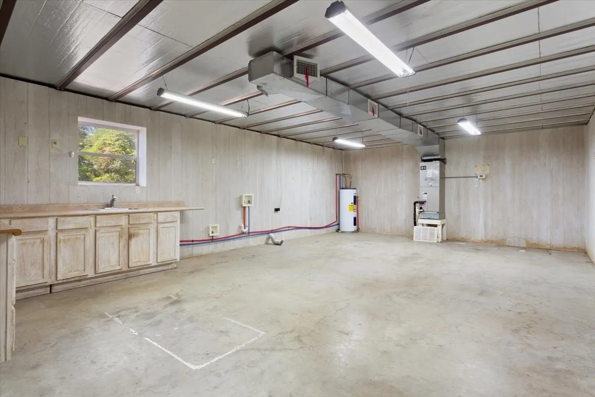 Single Family Residence For Sale in Limestone County , 860 Lcr 794, Groesbeck, Texas 76642, 3 Bedroom, 2 Bathroom, Garage spaces, 2,600 Sqft, built in 2015, mls#21350047, Real Estate Agent in Groesbeck, Homes For Sale in Limestone county, Homes For Sale in Groesbeck, Realtor in Groesbeck Texas, Real Estate Brokerage Independent Realty Texas, Luminita Cordes Realtor