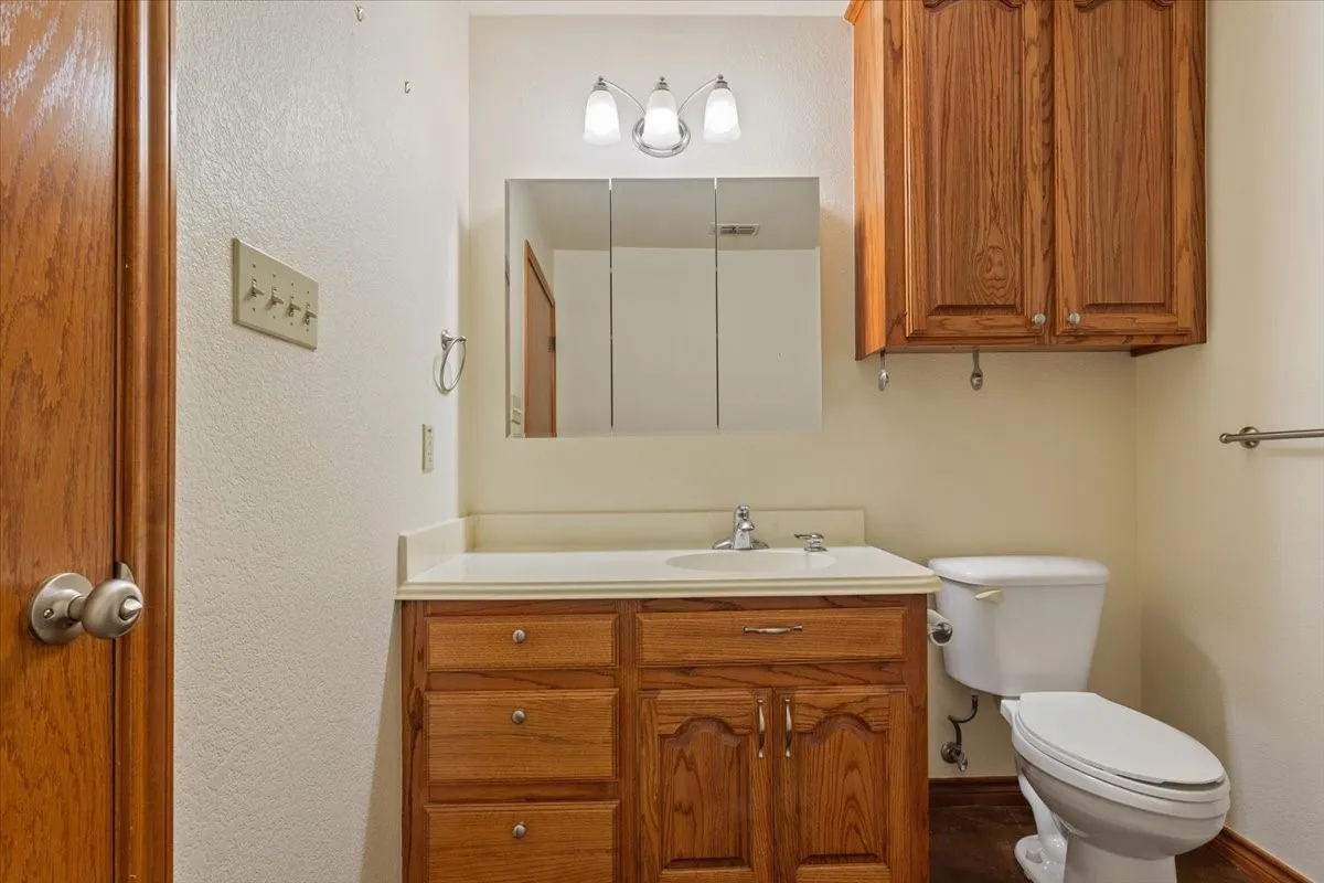 Single Family Residence For Sale in Limestone County , 860 Lcr 794, Groesbeck, Texas 76642, 3 Bedroom, 2 Bathroom, Garage spaces, 2,600 Sqft, built in 2015, mls#21350047, Real Estate Agent in Groesbeck, Homes For Sale in Limestone county, Homes For Sale in Groesbeck, Realtor in Groesbeck Texas, Real Estate Brokerage Independent Realty Texas, Luminita Cordes Realtor