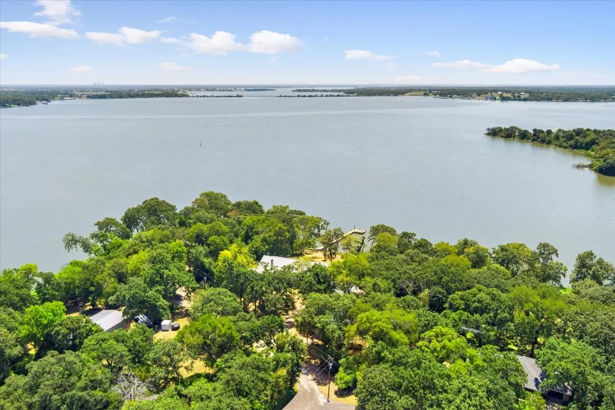 Single Family Residence For Sale in Limestone County , 860 Lcr 794, Groesbeck, Texas 76642, 3 Bedroom, 2 Bathroom, Garage spaces, 2,600 Sqft, built in 2015, mls#21350047, Real Estate Agent in Groesbeck, Homes For Sale in Limestone county, Homes For Sale in Groesbeck, Realtor in Groesbeck Texas, Real Estate Brokerage Independent Realty Texas, Luminita Cordes Realtor