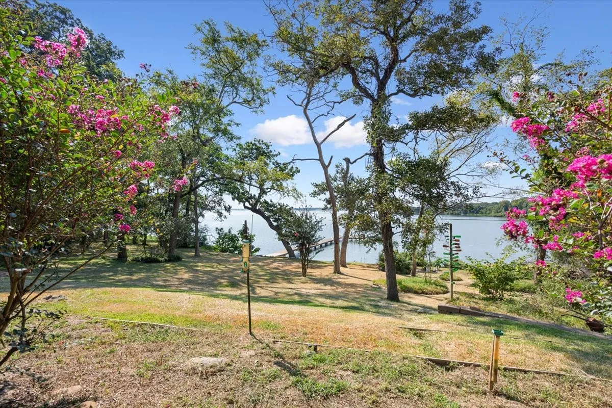 Single Family Residence For Sale in Limestone County , 860 Lcr 794, Groesbeck, Texas 76642, 3 Bedroom, 2 Bathroom, Garage spaces, 2,600 Sqft, built in 2015, mls#21350047, Real Estate Agent in Groesbeck, Homes For Sale in Limestone county, Homes For Sale in Groesbeck, Realtor in Groesbeck Texas, Real Estate Brokerage Independent Realty Texas, Luminita Cordes Realtor