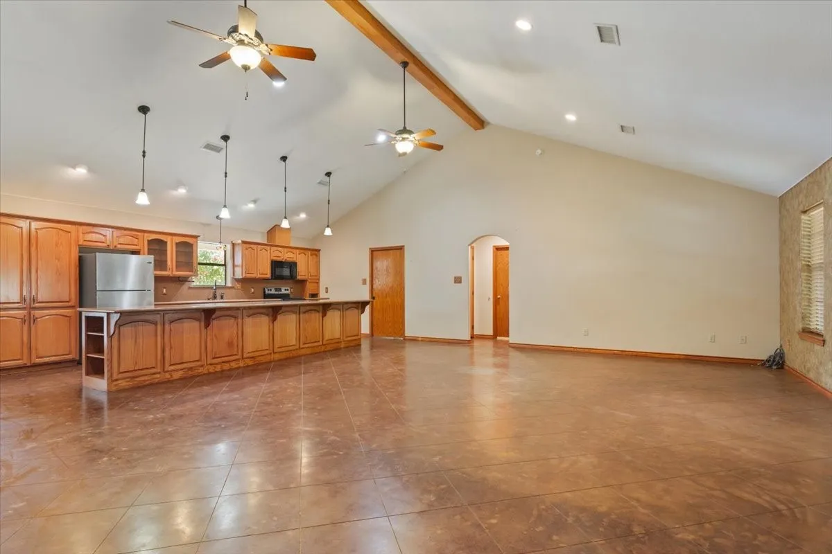 Single Family Residence For Sale in Limestone County , 860 Lcr 794, Groesbeck, Texas 76642, 3 Bedroom, 2 Bathroom, Garage spaces, 2,600 Sqft, built in 2015, mls#21350047, Real Estate Agent in Groesbeck, Homes For Sale in Limestone county, Homes For Sale in Groesbeck, Realtor in Groesbeck Texas, Real Estate Brokerage Independent Realty Texas, Luminita Cordes Realtor
