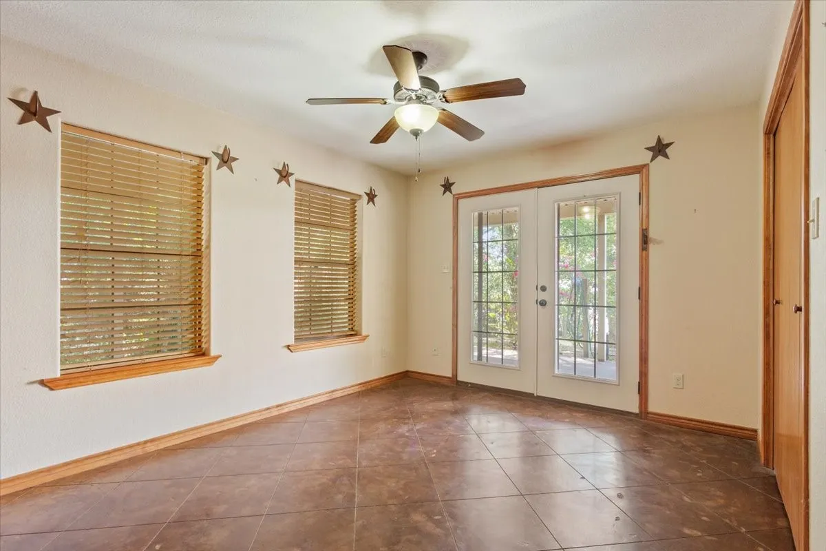 Single Family Residence For Sale in Limestone County , 860 Lcr 794, Groesbeck, Texas 76642, 3 Bedroom, 2 Bathroom, Garage spaces, 2,600 Sqft, built in 2015, mls#21350047, Real Estate Agent in Groesbeck, Homes For Sale in Limestone county, Homes For Sale in Groesbeck, Realtor in Groesbeck Texas, Real Estate Brokerage Independent Realty Texas, Luminita Cordes Realtor