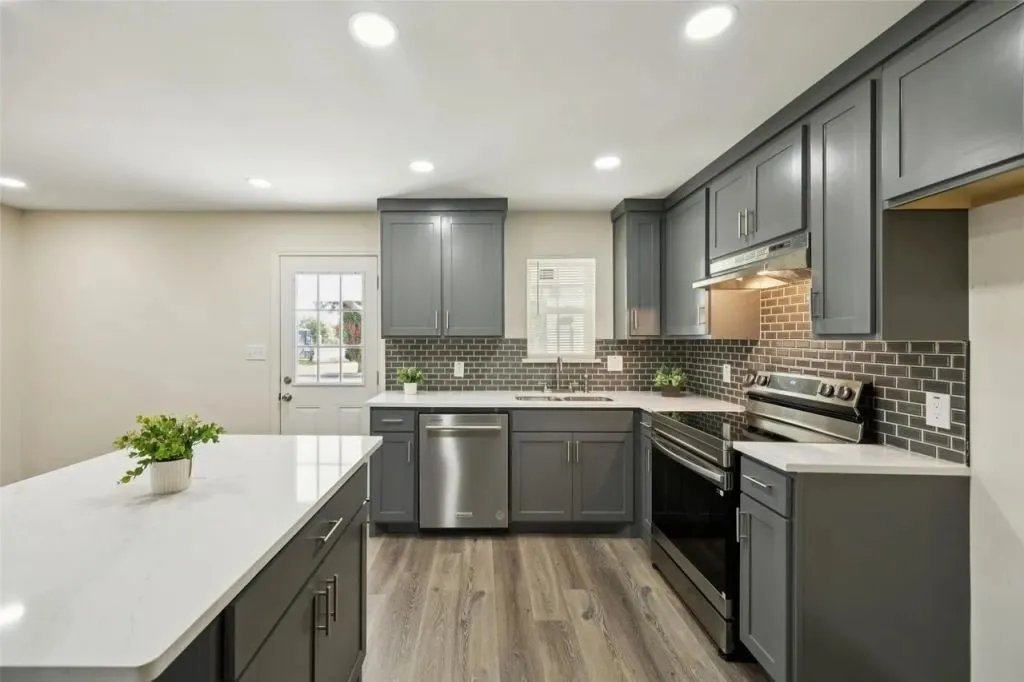Single Family Residence For Sale in Collin County , 300 E Hazelwood Street, Princeton, Texas 75407, 3 Bedroom, 2 Bathroom, Garage spaces, 1,209 Sqft, built in 1965, mls#21353395, Real Estate Agent in Princeton, Homes For Sale in Collin county, Homes For Sale in Princeton, Realtor in Princeton Texas, Real Estate Brokerage Independent Realty Texas, Luminita Cordes Realtor