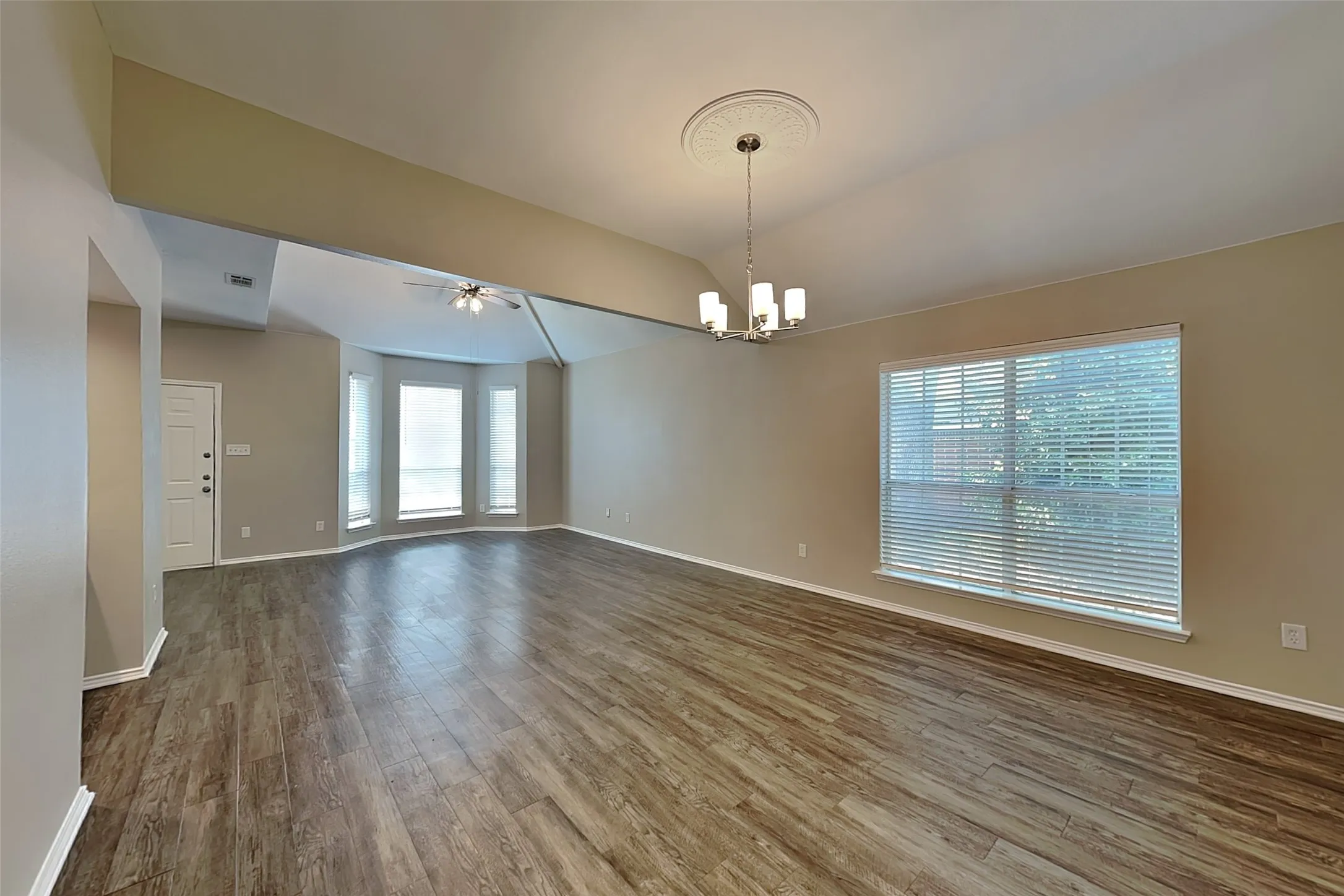 Single Family Residence For Rent in Collin County , 3604 Crestcreek Court, Mc Kinney, Texas 75071, 3 Bedroom, 2 Bathroom, 1 Garage spaces, 1,945 Sqft, built in 1993, mls#21353404, Real Estate Agent in Mc Kinney, Homes For Rent in Collin county, Homes For Rent in Mc Kinney, Realtor in Mc Kinney Texas, Real Estate Brokerage Independent Realty Texas, Luminita Cordes Realtor