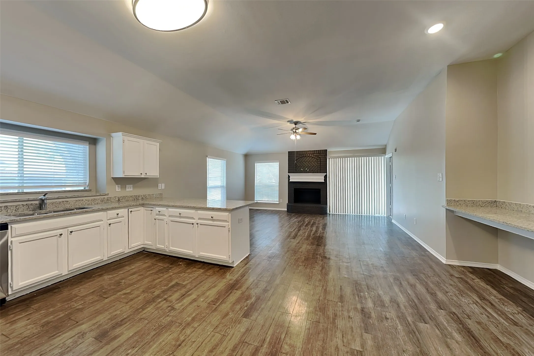 Single Family Residence For Rent in Collin County , 3604 Crestcreek Court, Mc Kinney, Texas 75071, 3 Bedroom, 2 Bathroom, 1 Garage spaces, 1,945 Sqft, built in 1993, mls#21353404, Real Estate Agent in Mc Kinney, Homes For Rent in Collin county, Homes For Rent in Mc Kinney, Realtor in Mc Kinney Texas, Real Estate Brokerage Independent Realty Texas, Luminita Cordes Realtor