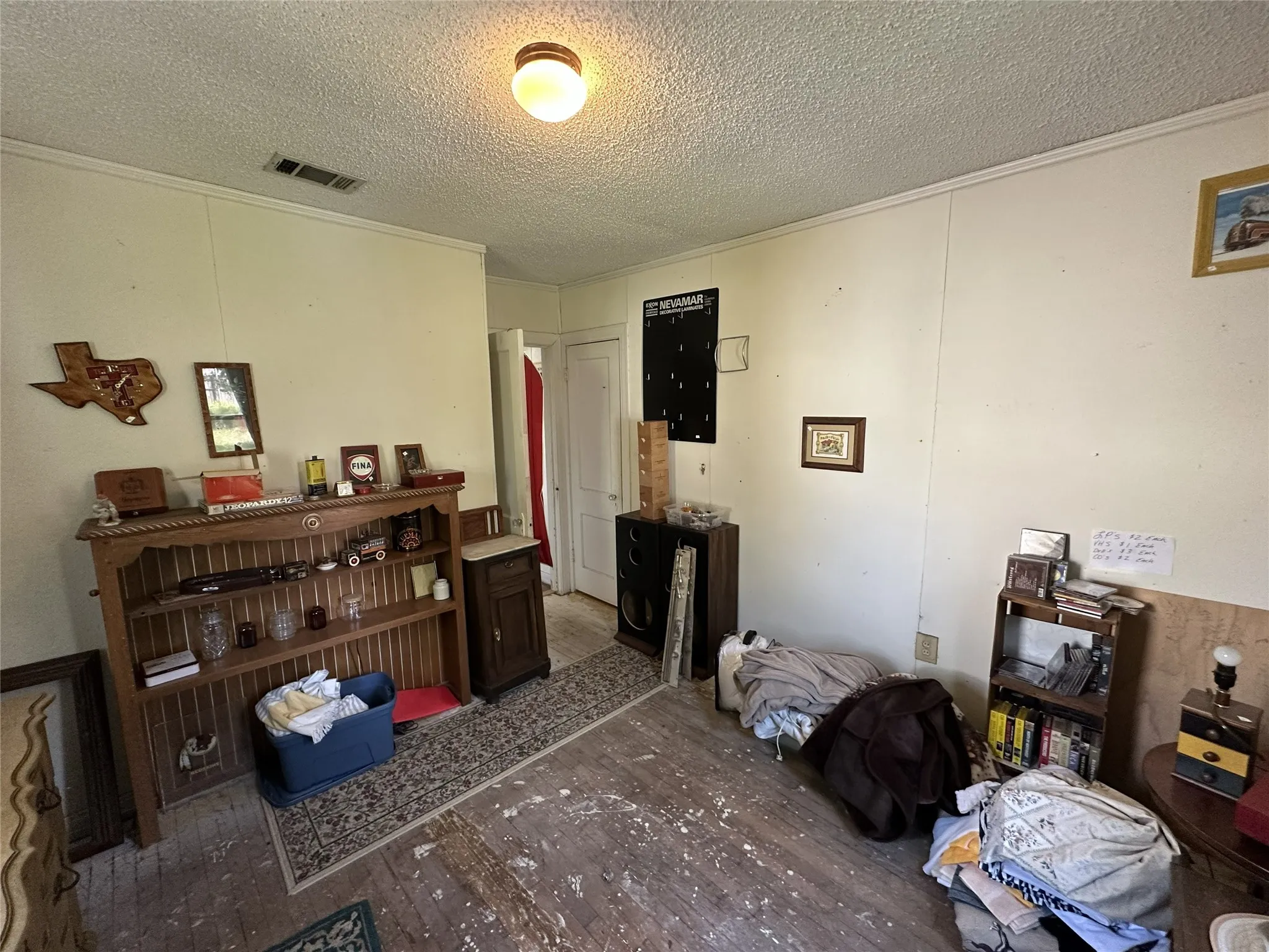 Single Family Residence For Sale in Dallas County , 405 W Avenue E, Garland, Texas 75040, 2 Bedroom, 1 Bathroom, Garage spaces, 800 Sqft, built in 1950, mls#21353064, Real Estate Agent in Garland, Homes For Sale in Dallas county, Homes For Sale in Garland, Realtor in Garland Texas, Real Estate Brokerage Independent Realty Texas, Luminita Cordes Realtor