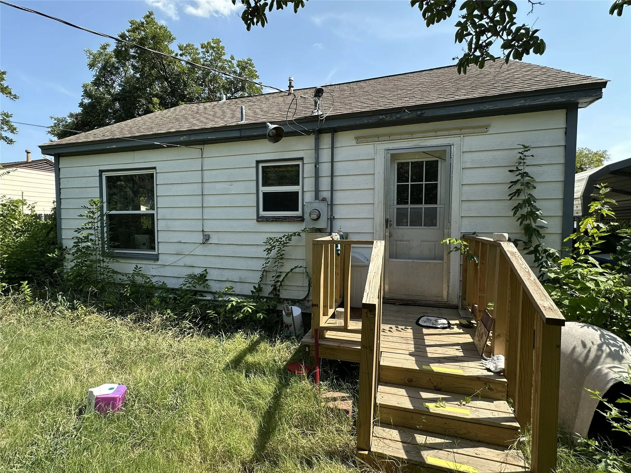 Single Family Residence For Sale in Dallas County , 405 W Avenue E, Garland, Texas 75040, 2 Bedroom, 1 Bathroom, Garage spaces, 800 Sqft, built in 1950, mls#21353064, Real Estate Agent in Garland, Homes For Sale in Dallas county, Homes For Sale in Garland, Realtor in Garland Texas, Real Estate Brokerage Independent Realty Texas, Luminita Cordes Realtor