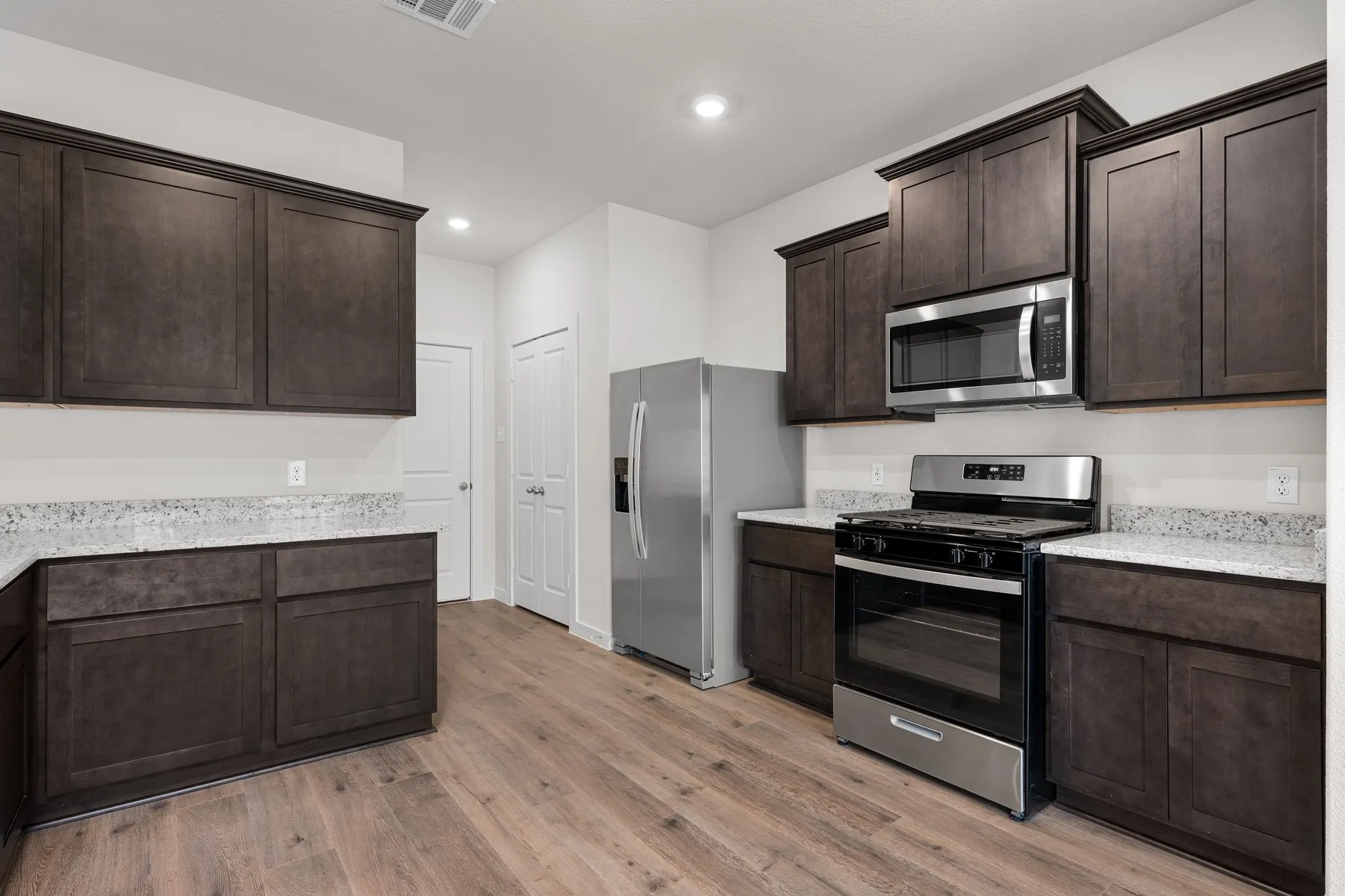 Single Family Residence For Rent in Denton County , 8304 Silverbow Drive, Ponder, Texas 76259, 3 Bedroom, 3 Bathroom, 2 Garage spaces, 2,232 Sqft, built in 2024, mls#21353411, Real Estate Agent in Ponder, Homes For Rent in Denton county, Homes For Rent in Ponder, Realtor in Ponder Texas, Real Estate Brokerage Independent Realty Texas, Luminita Cordes Realtor