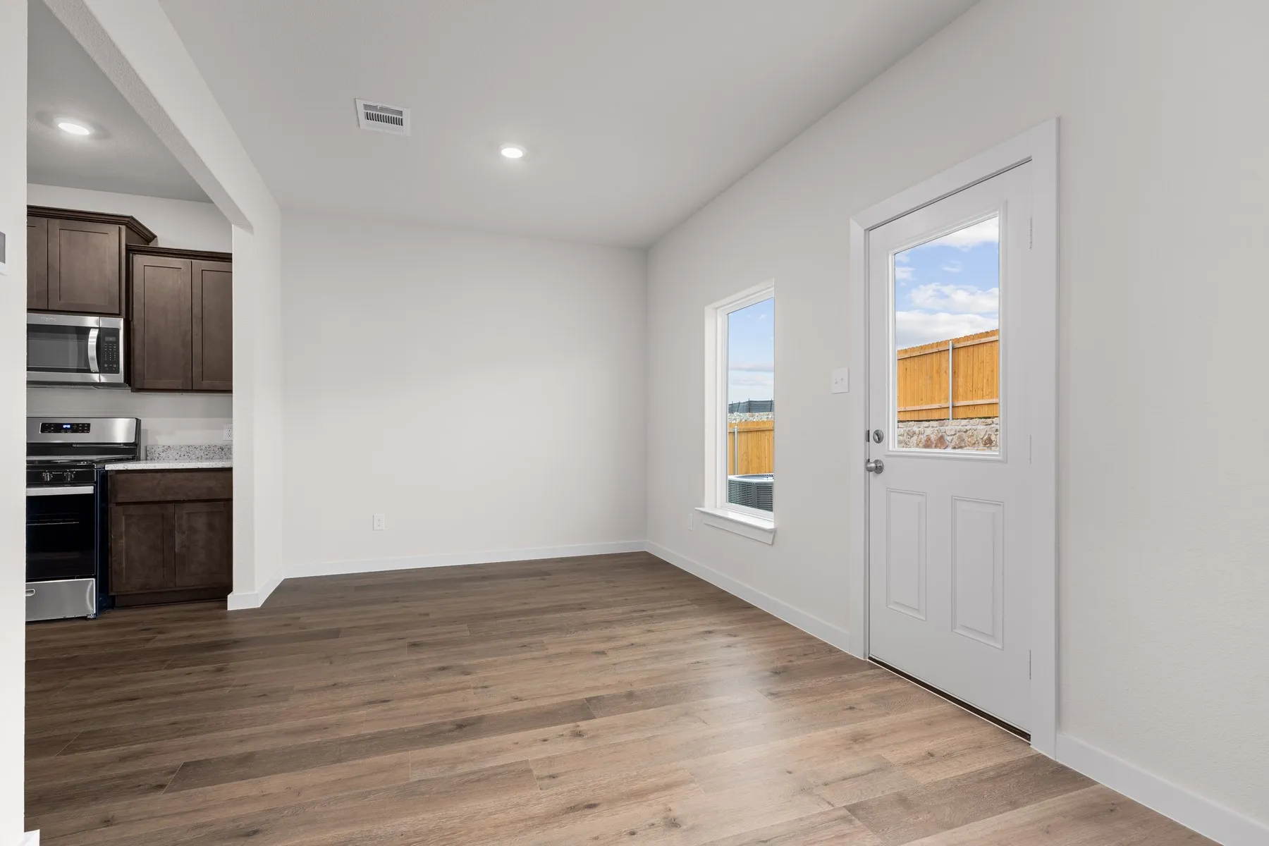 Single Family Residence For Rent in Denton County , 8304 Silverbow Drive, Ponder, Texas 76259, 3 Bedroom, 3 Bathroom, 2 Garage spaces, 2,232 Sqft, built in 2024, mls#21353411, Real Estate Agent in Ponder, Homes For Rent in Denton county, Homes For Rent in Ponder, Realtor in Ponder Texas, Real Estate Brokerage Independent Realty Texas, Luminita Cordes Realtor
