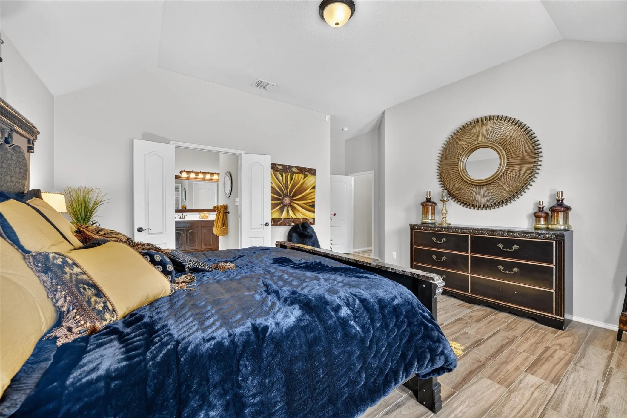 Single Family Residence For Sale in Ellis County , 220 Carson Drive, Waxahachie, Texas 75167, 3 Bedroom, 2 Bathroom, 2 Garage spaces, 2,103 Sqft, built in 2016, mls#21353060, Real Estate Agent in Waxahachie, Homes For Sale in Ellis county, Homes For Sale in Waxahachie, Realtor in Waxahachie Texas, Real Estate Brokerage Independent Realty Texas, Luminita Cordes Realtor