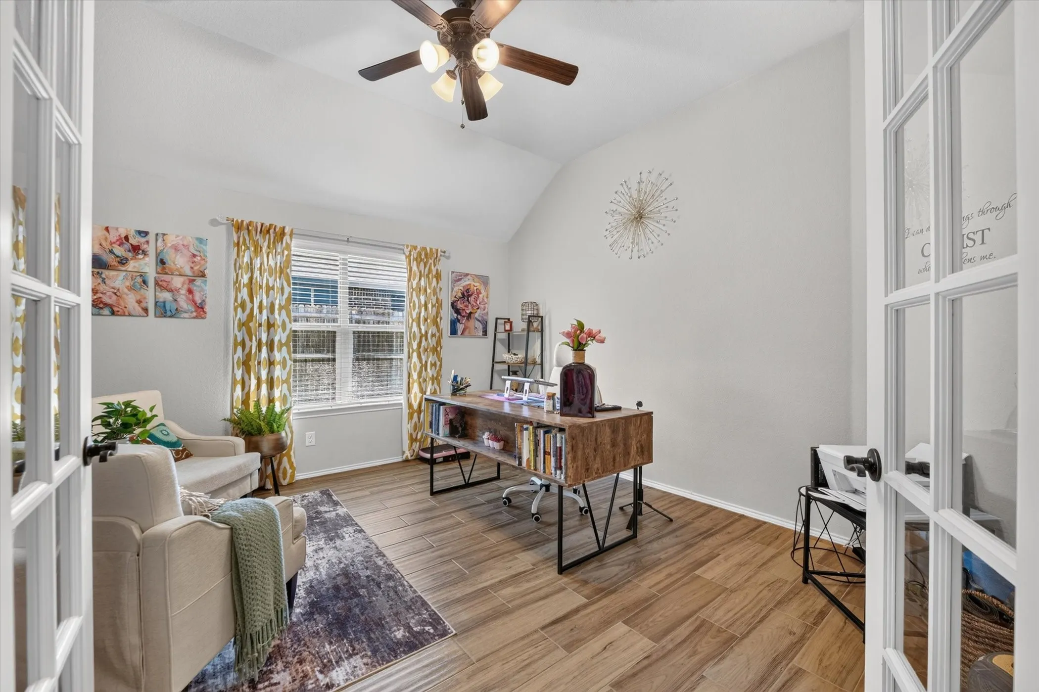 Single Family Residence For Sale in Ellis County , 220 Carson Drive, Waxahachie, Texas 75167, 3 Bedroom, 2 Bathroom, 2 Garage spaces, 2,103 Sqft, built in 2016, mls#21353060, Real Estate Agent in Waxahachie, Homes For Sale in Ellis county, Homes For Sale in Waxahachie, Realtor in Waxahachie Texas, Real Estate Brokerage Independent Realty Texas, Luminita Cordes Realtor