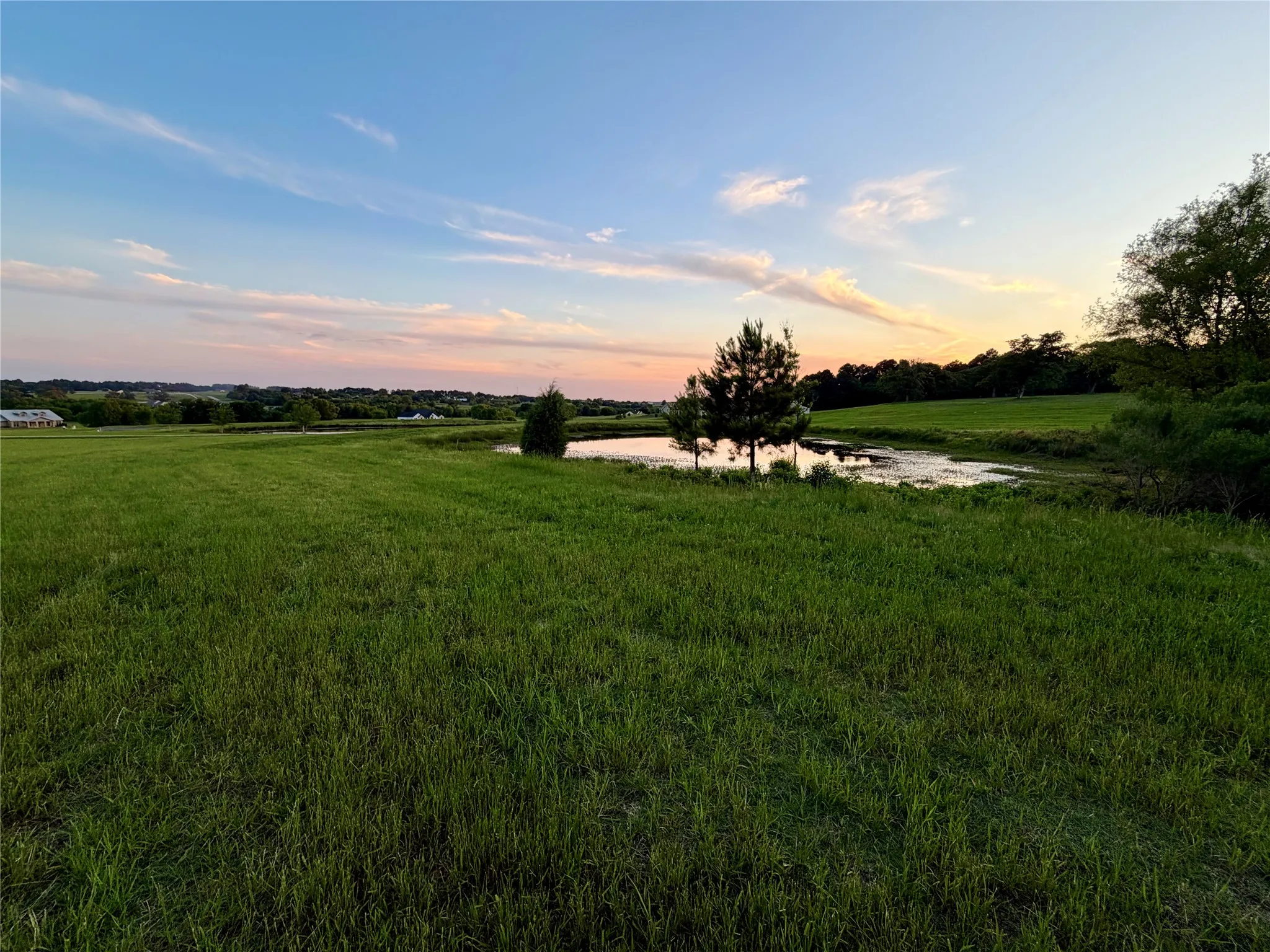 Unimproved Land For Sale in Henderson County , 309 Grand View Drive, Athens, Texas 75752, 0, 0, Garage spaces, 0 Sqft, built in 0, Price $195,000, mls#21353302, Real Estate Agent in Athens, Homes For Sale in Henderson county, Homes For Sale in Athens, Realtor in Athens Texas, Real Estate Brokerage Independent Realty Texas, Luminita Cordes Realtor