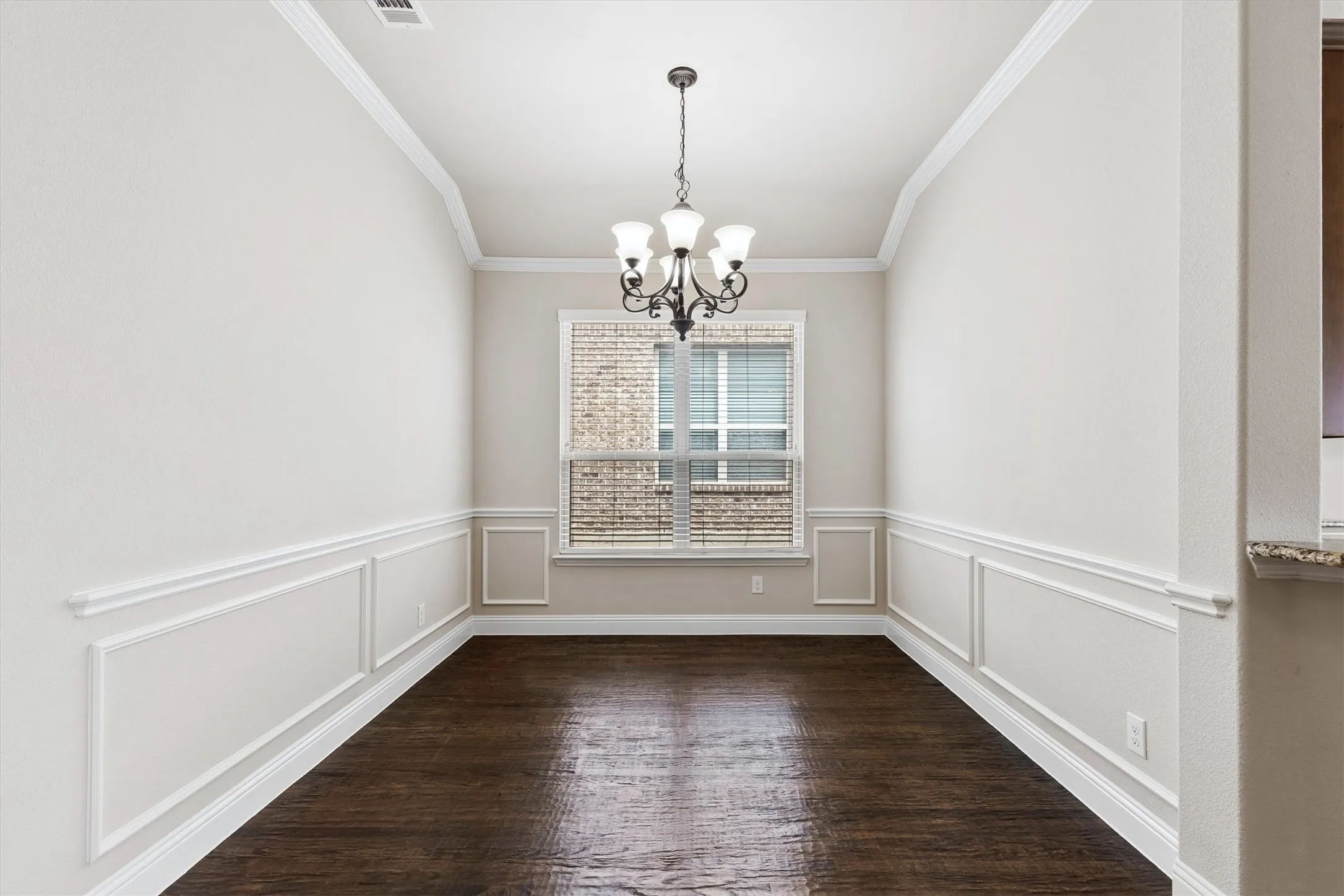 Single Family Residence For Sale in Collin County , 3306 Robin Trail, Melissa, Texas 75454, 3 Bedroom, 2 Bathroom, 2 Garage spaces, 1,843 Sqft, built in 2016, mls#21353425, Real Estate Agent in Melissa, Homes For Sale in Collin county, Homes For Sale in Melissa, Realtor in Melissa Texas, Real Estate Brokerage Independent Realty Texas, Luminita Cordes Realtor