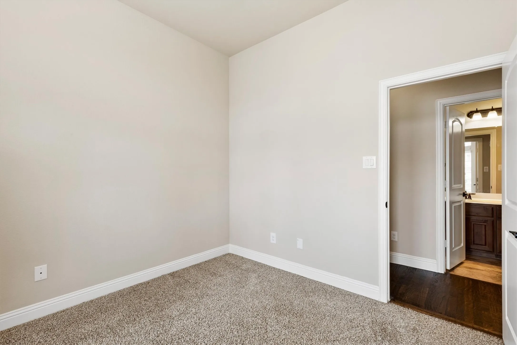 Single Family Residence For Sale in Collin County , 3306 Robin Trail, Melissa, Texas 75454, 3 Bedroom, 2 Bathroom, 2 Garage spaces, 1,843 Sqft, built in 2016, mls#21353425, Real Estate Agent in Melissa, Homes For Sale in Collin county, Homes For Sale in Melissa, Realtor in Melissa Texas, Real Estate Brokerage Independent Realty Texas, Luminita Cordes Realtor