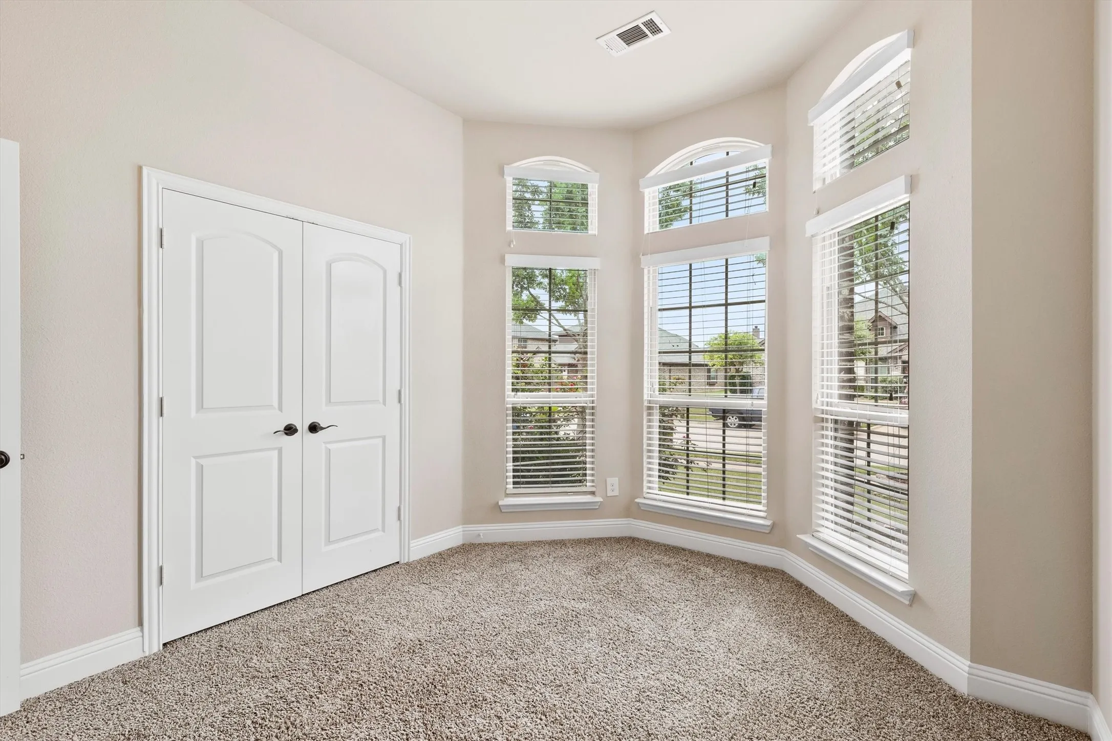 Single Family Residence For Sale in Collin County , 3306 Robin Trail, Melissa, Texas 75454, 3 Bedroom, 2 Bathroom, 2 Garage spaces, 1,843 Sqft, built in 2016, mls#21353425, Real Estate Agent in Melissa, Homes For Sale in Collin county, Homes For Sale in Melissa, Realtor in Melissa Texas, Real Estate Brokerage Independent Realty Texas, Luminita Cordes Realtor