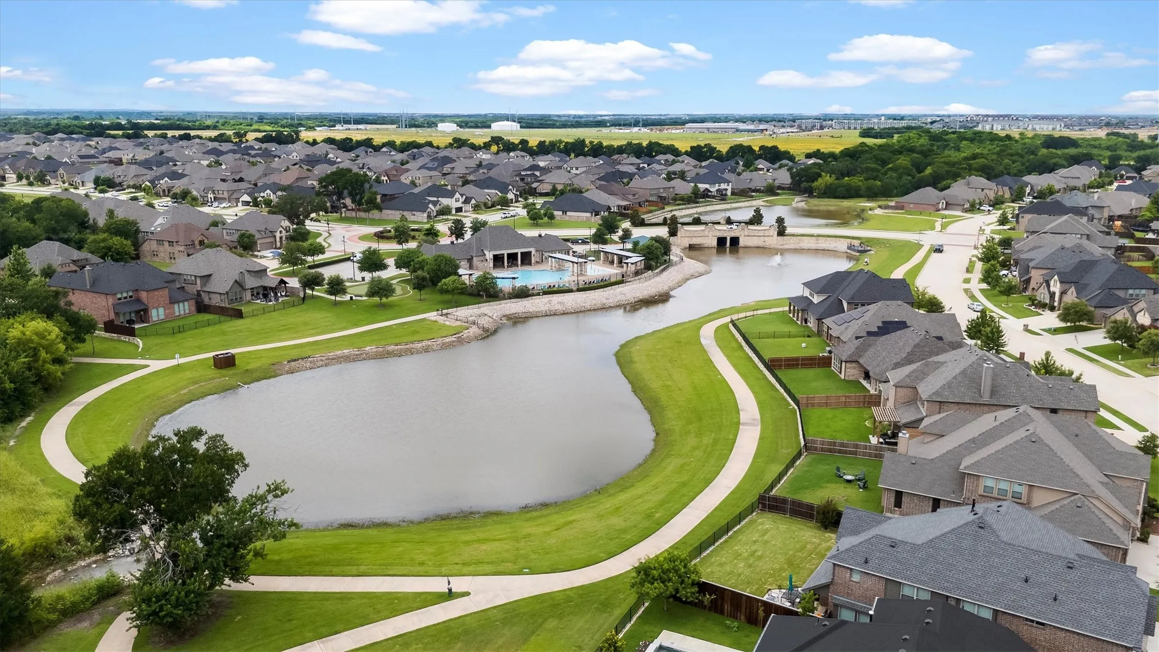 Single Family Residence For Sale in Collin County , 3306 Robin Trail, Melissa, Texas 75454, 3 Bedroom, 2 Bathroom, 2 Garage spaces, 1,843 Sqft, built in 2016, mls#21353425, Real Estate Agent in Melissa, Homes For Sale in Collin county, Homes For Sale in Melissa, Realtor in Melissa Texas, Real Estate Brokerage Independent Realty Texas, Luminita Cordes Realtor