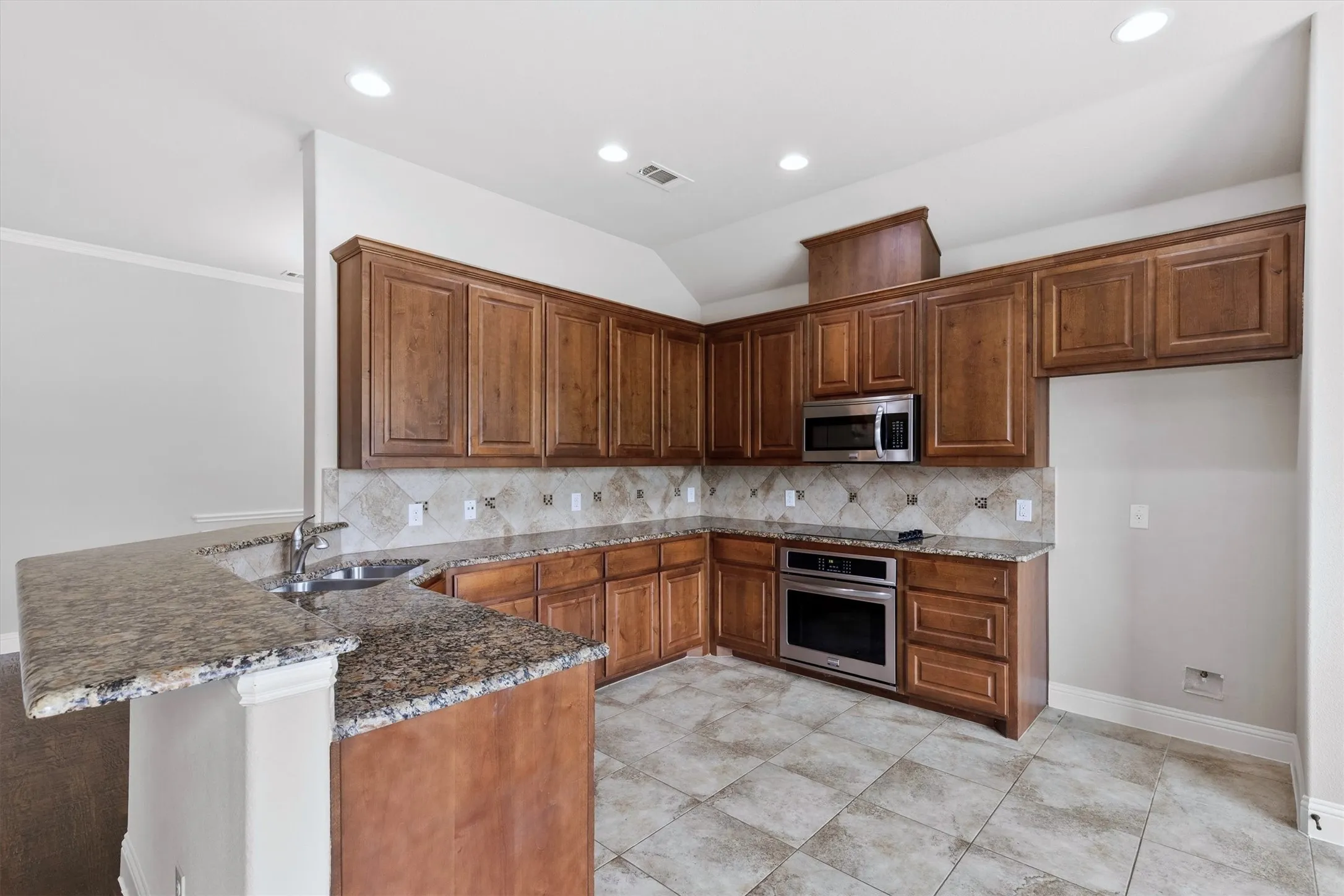 Single Family Residence For Sale in Collin County , 3306 Robin Trail, Melissa, Texas 75454, 3 Bedroom, 2 Bathroom, 2 Garage spaces, 1,843 Sqft, built in 2016, mls#21353425, Real Estate Agent in Melissa, Homes For Sale in Collin county, Homes For Sale in Melissa, Realtor in Melissa Texas, Real Estate Brokerage Independent Realty Texas, Luminita Cordes Realtor