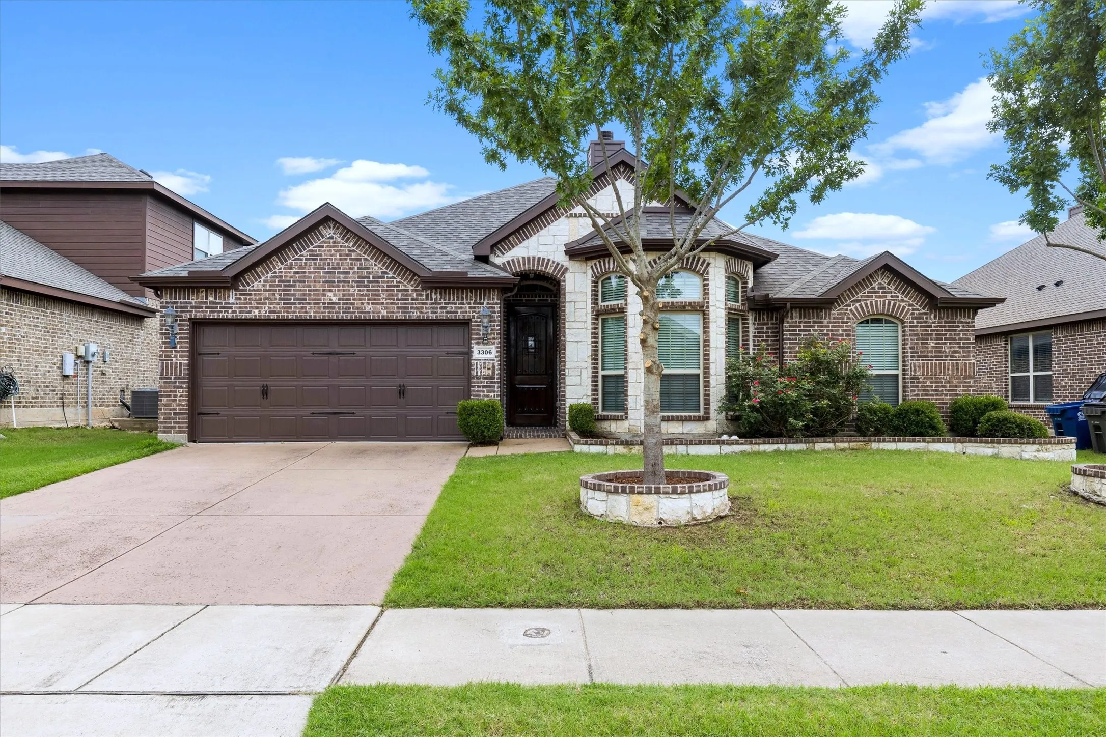 Single Family Residence For Sale in Collin County , 3306 Robin Trail, Melissa, Texas 75454, 3 Bedroom, 2 Bathroom, 2 Garage spaces, 1,843 Sqft, built in 2016, mls#21353425, Real Estate Agent in Melissa, Homes For Sale in Collin county, Homes For Sale in Melissa, Realtor in Melissa Texas, Real Estate Brokerage Independent Realty Texas, Luminita Cordes Realtor