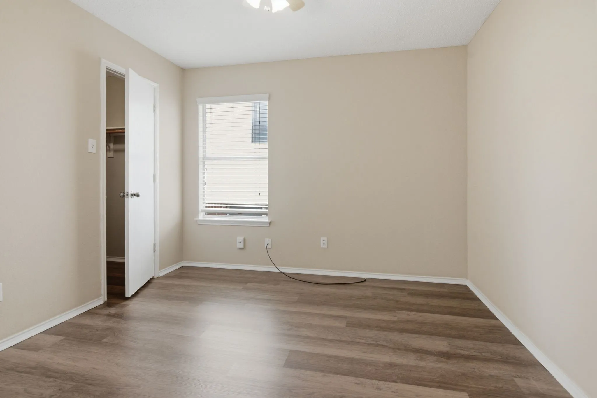 Single Family Residence For Sale in Tarrant County , 10213 Winkler Drive, Fort Worth, Texas 76108, 5 Bedroom, 3 Bathroom, 2 Garage spaces, 2,110 Sqft, built in 2002, mls#21351494, Real Estate Agent in Fort Worth, Homes For Sale in Tarrant county, Homes For Sale in Fort Worth, Realtor in Fort Worth Texas, Real Estate Brokerage Independent Realty Texas, Luminita Cordes Realtor