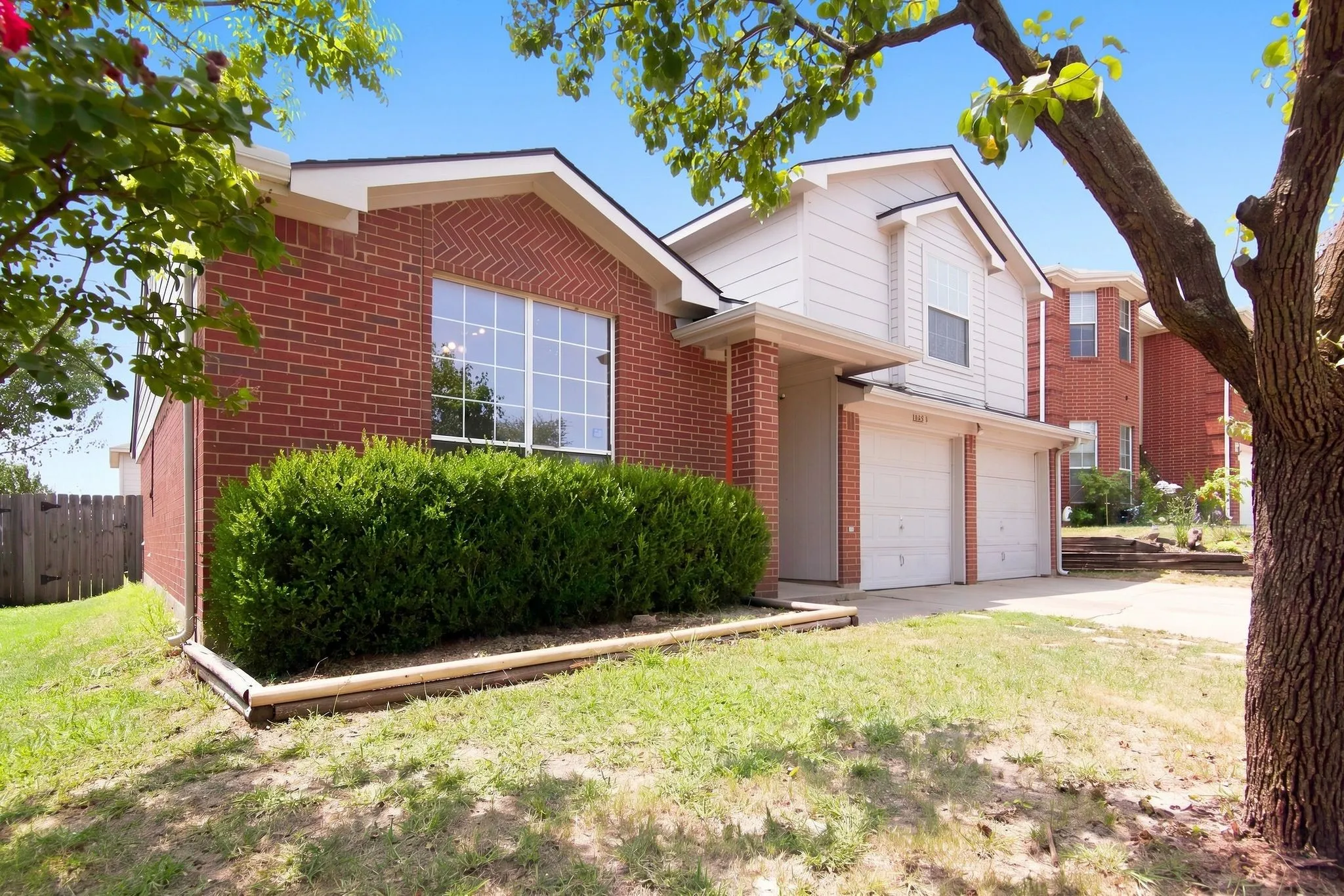 Single Family Residence For Sale in Tarrant County , 10213 Winkler Drive, Fort Worth, Texas 76108, 5 Bedroom, 3 Bathroom, 2 Garage spaces, 2,110 Sqft, built in 2002, mls#21351494, Real Estate Agent in Fort Worth, Homes For Sale in Tarrant county, Homes For Sale in Fort Worth, Realtor in Fort Worth Texas, Real Estate Brokerage Independent Realty Texas, Luminita Cordes Realtor