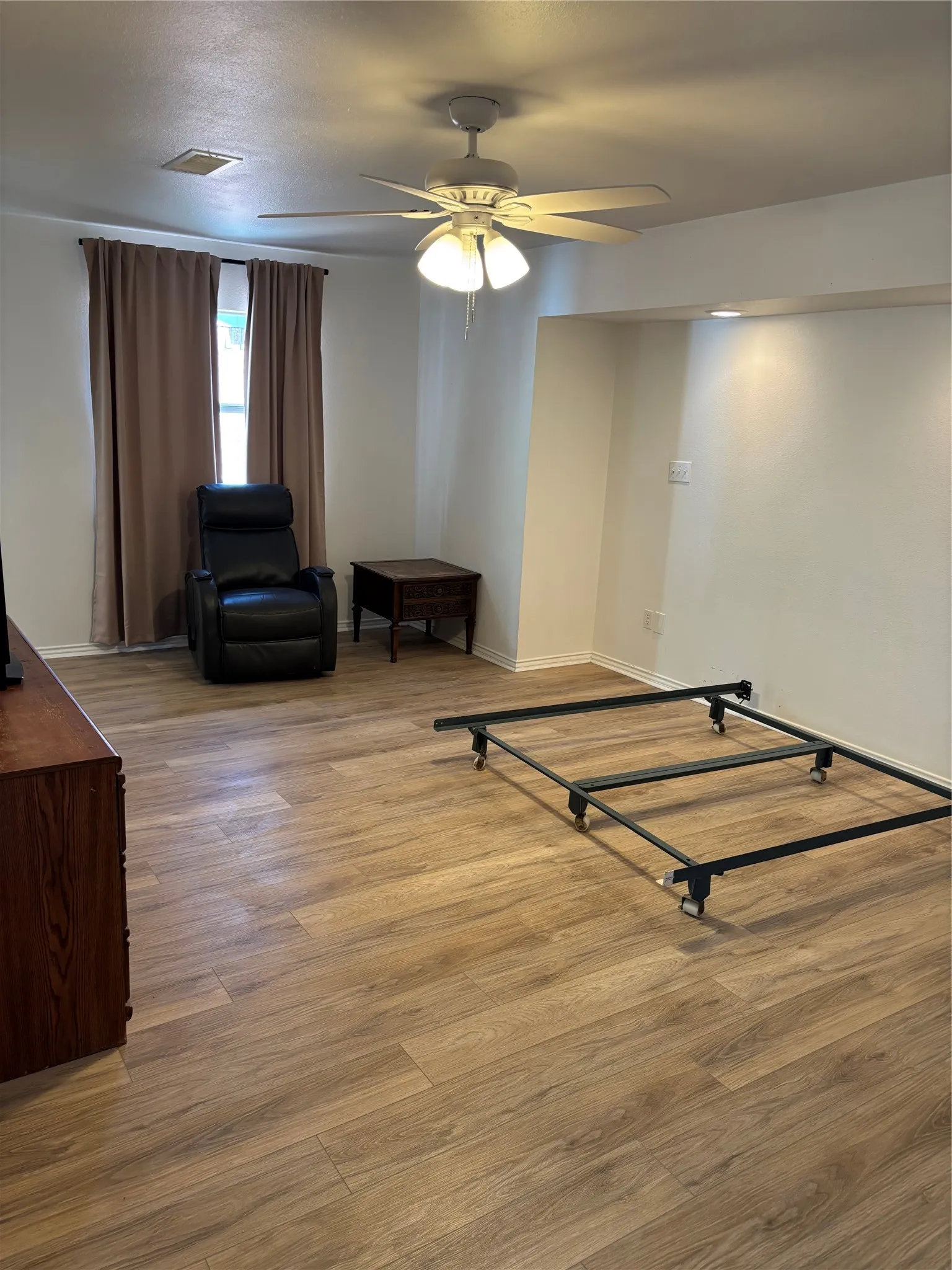 Single Family Residence For Sale in Howard County , 711 Baylor Boulevard, Big Spring, Texas 79720, 3 Bedroom, 2 Bathroom, 2 Garage spaces, 2,066 Sqft, built in 1994, mls#21349677, Real Estate Agent in Big Spring, Homes For Sale in Howard county, Homes For Sale in Big Spring, Realtor in Big Spring Texas, Real Estate Brokerage Independent Realty Texas, Luminita Cordes Realtor