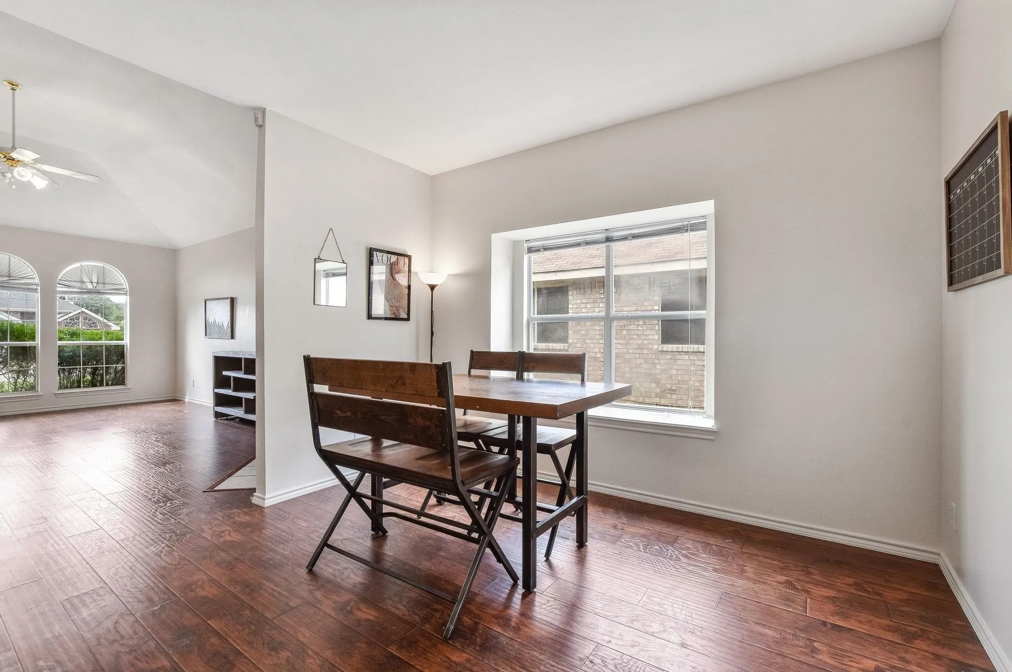 Single Family Residence For Rent in Denton County , 1209 Buehler Court, Lewisville, Texas 75067, 3 Bedroom, 2 Bathroom, 2 Garage spaces, 1,509 Sqft, built in 1999, mls#21344848, Real Estate Agent in Lewisville, Homes For Rent in Denton county, Homes For Rent in Lewisville, Realtor in Lewisville Texas, Real Estate Brokerage Independent Realty Texas, Luminita Cordes Realtor