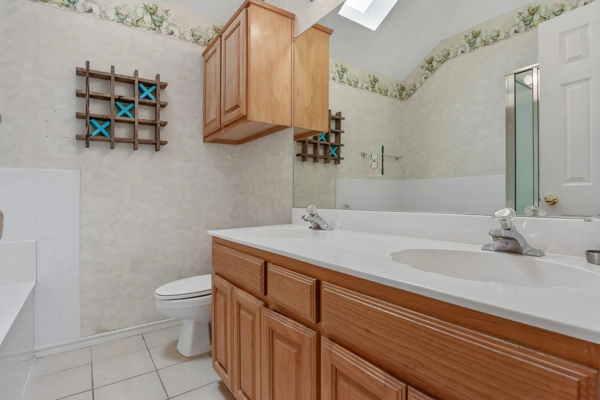 Single Family Residence For Rent in Denton County , 1209 Buehler Court, Lewisville, Texas 75067, 3 Bedroom, 2 Bathroom, 2 Garage spaces, 1,509 Sqft, built in 1999, mls#21344848, Real Estate Agent in Lewisville, Homes For Rent in Denton county, Homes For Rent in Lewisville, Realtor in Lewisville Texas, Real Estate Brokerage Independent Realty Texas, Luminita Cordes Realtor
