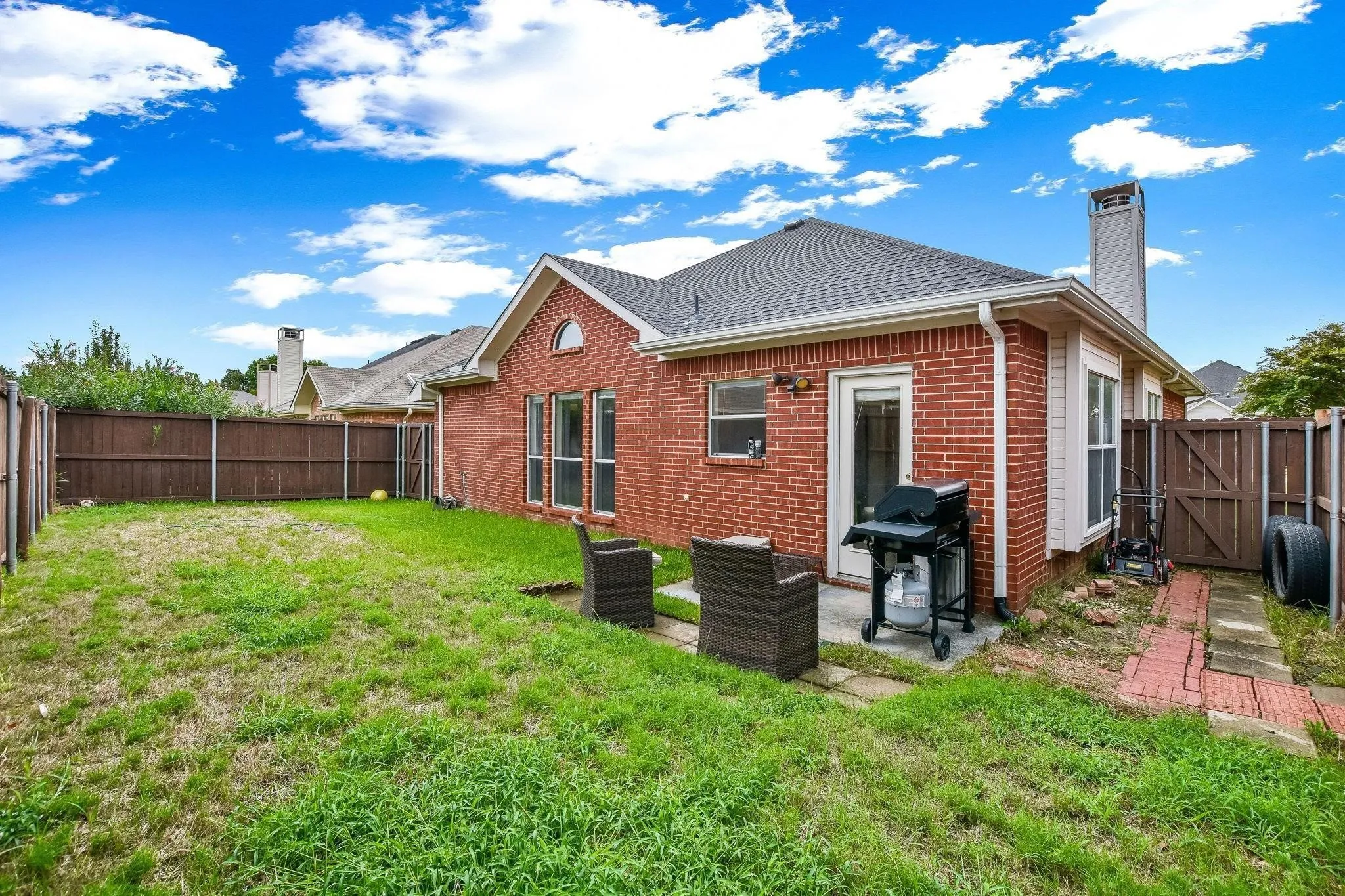 Single Family Residence For Rent in Denton County , 1209 Buehler Court, Lewisville, Texas 75067, 3 Bedroom, 2 Bathroom, 2 Garage spaces, 1,509 Sqft, built in 1999, mls#21344848, Real Estate Agent in Lewisville, Homes For Rent in Denton county, Homes For Rent in Lewisville, Realtor in Lewisville Texas, Real Estate Brokerage Independent Realty Texas, Luminita Cordes Realtor