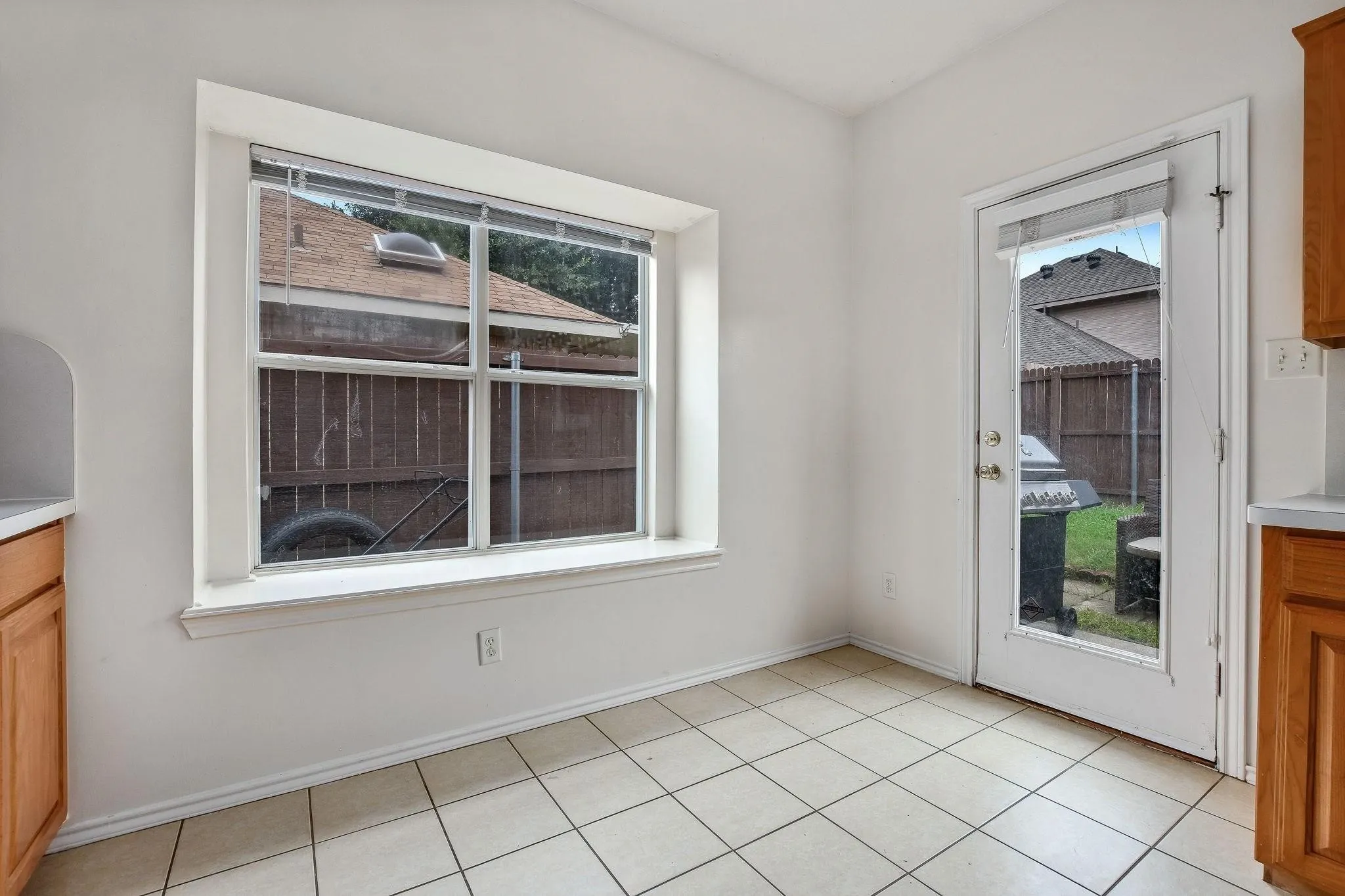 Single Family Residence For Rent in Denton County , 1209 Buehler Court, Lewisville, Texas 75067, 3 Bedroom, 2 Bathroom, 2 Garage spaces, 1,509 Sqft, built in 1999, mls#21344848, Real Estate Agent in Lewisville, Homes For Rent in Denton county, Homes For Rent in Lewisville, Realtor in Lewisville Texas, Real Estate Brokerage Independent Realty Texas, Luminita Cordes Realtor