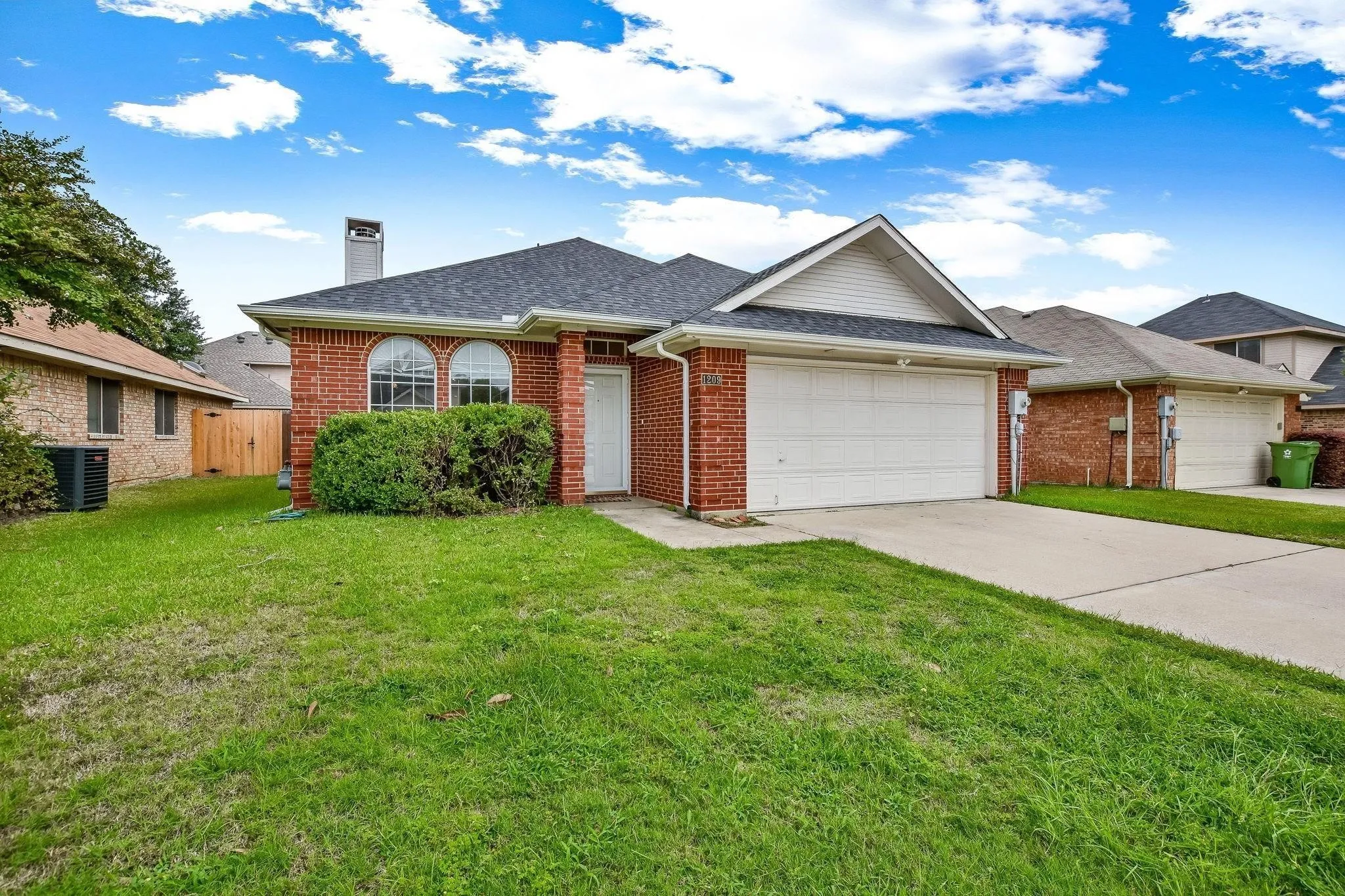 Single Family Residence For Rent in Denton County , 1209 Buehler Court, Lewisville, Texas 75067, 3 Bedroom, 2 Bathroom, 2 Garage spaces, 1,509 Sqft, built in 1999, mls#21344848, Real Estate Agent in Lewisville, Homes For Rent in Denton county, Homes For Rent in Lewisville, Realtor in Lewisville Texas, Real Estate Brokerage Independent Realty Texas, Luminita Cordes Realtor