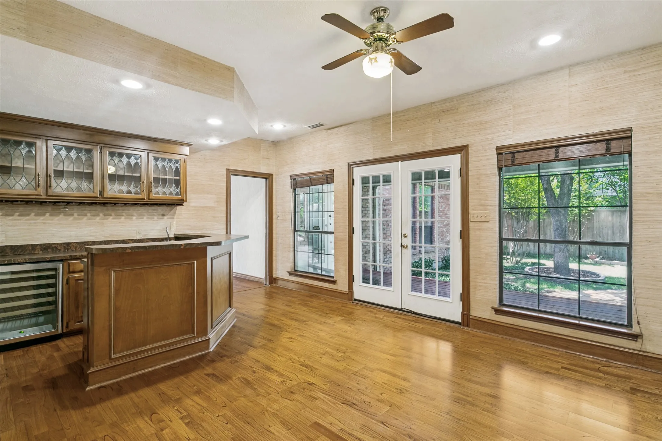 Single Family Residence For Sale in Dallas County , 3617 Hidalgo Street, Irving, Texas 75062, 4 Bedroom, 4 Bathroom, 3 Garage spaces, 4,363 Sqft, built in 1978, mls#21336967, Real Estate Agent in Irving, Homes For Sale in Dallas county, Homes For Sale in Irving, Realtor in Irving Texas, Real Estate Brokerage Independent Realty Texas, Luminita Cordes Realtor
