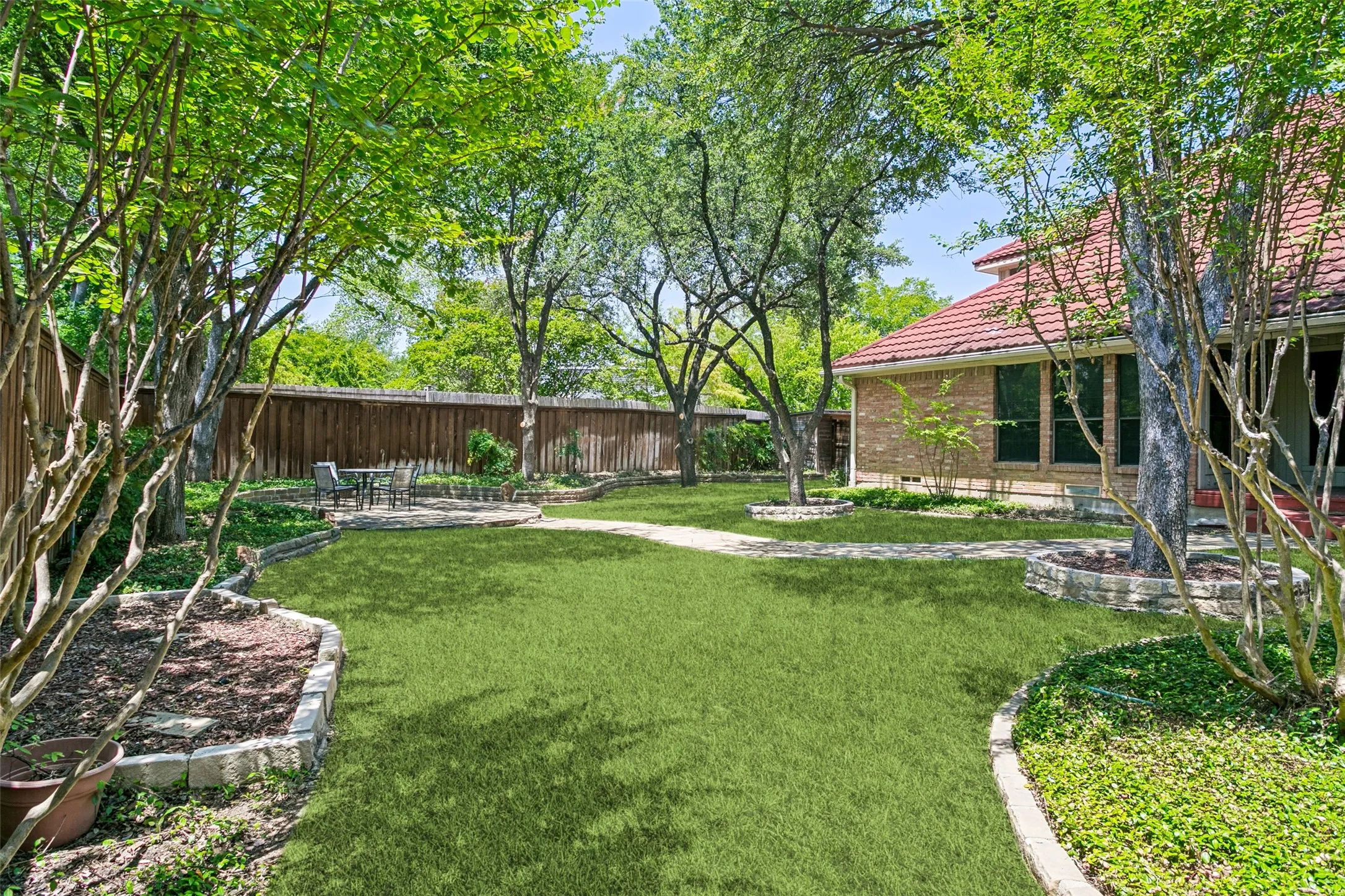 Single Family Residence For Sale in Dallas County , 3617 Hidalgo Street, Irving, Texas 75062, 4 Bedroom, 4 Bathroom, 3 Garage spaces, 4,363 Sqft, built in 1978, mls#21336967, Real Estate Agent in Irving, Homes For Sale in Dallas county, Homes For Sale in Irving, Realtor in Irving Texas, Real Estate Brokerage Independent Realty Texas, Luminita Cordes Realtor