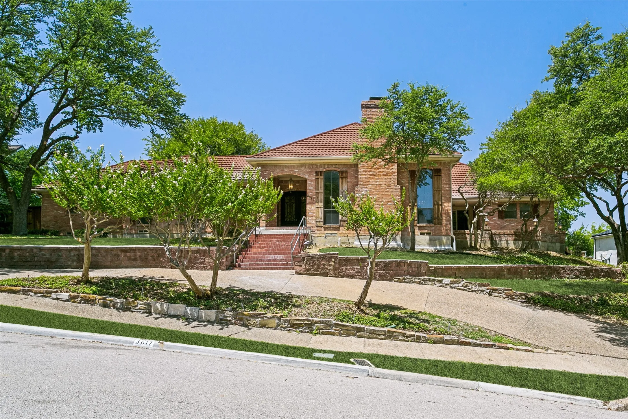 Single Family Residence For Sale in Dallas County , 3617 Hidalgo Street, Irving, Texas 75062, 4 Bedroom, 4 Bathroom, 3 Garage spaces, 4,363 Sqft, built in 1978, mls#21336967, Real Estate Agent in Irving, Homes For Sale in Dallas county, Homes For Sale in Irving, Realtor in Irving Texas, Real Estate Brokerage Independent Realty Texas, Luminita Cordes Realtor