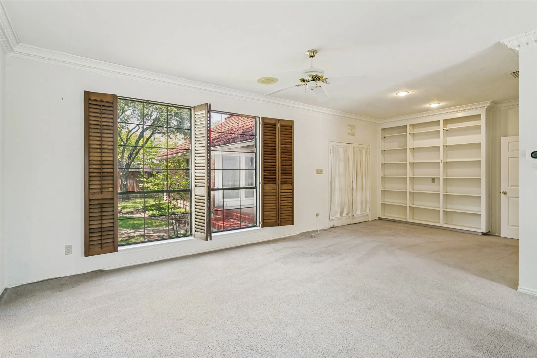 Single Family Residence For Sale in Dallas County , 3617 Hidalgo Street, Irving, Texas 75062, 4 Bedroom, 4 Bathroom, 3 Garage spaces, 4,363 Sqft, built in 1978, mls#21336967, Real Estate Agent in Irving, Homes For Sale in Dallas county, Homes For Sale in Irving, Realtor in Irving Texas, Real Estate Brokerage Independent Realty Texas, Luminita Cordes Realtor