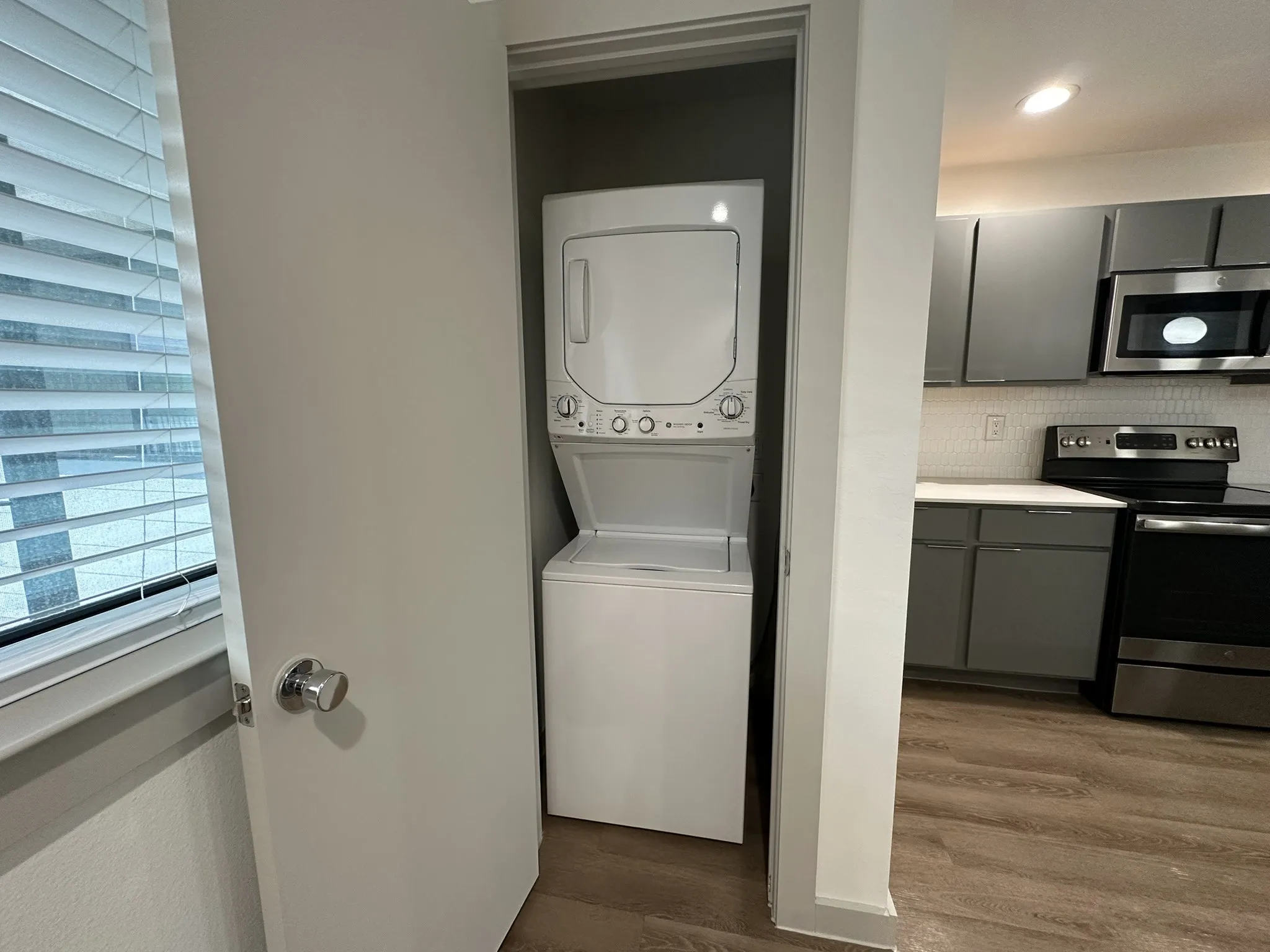 Apartment For Rent in Dallas County , 4526 Munger Avenue 206, Dallas, Texas 75204, 1 Bedroom, 1 Bathroom, Garage spaces, 543 Sqft, built in 1958, mls#21353435, Real Estate Agent in Dallas, Homes For Rent in Dallas county, Homes For Rent in Dallas, Realtor in Dallas Texas, Real Estate Brokerage Independent Realty Texas, Luminita Cordes Realtor