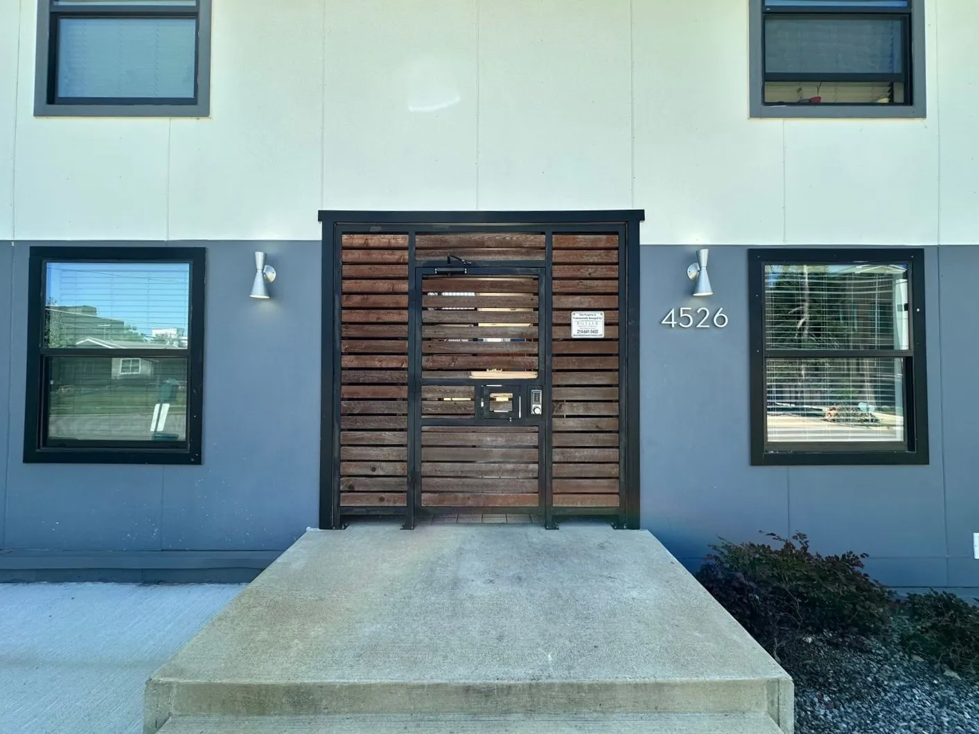 Apartment For Rent in Dallas County , 4526 Munger Avenue 206, Dallas, Texas 75204, 1 Bedroom, 1 Bathroom, Garage spaces, 543 Sqft, built in 1958, mls#21353435, Real Estate Agent in Dallas, Homes For Rent in Dallas county, Homes For Rent in Dallas, Realtor in Dallas Texas, Real Estate Brokerage Independent Realty Texas, Luminita Cordes Realtor