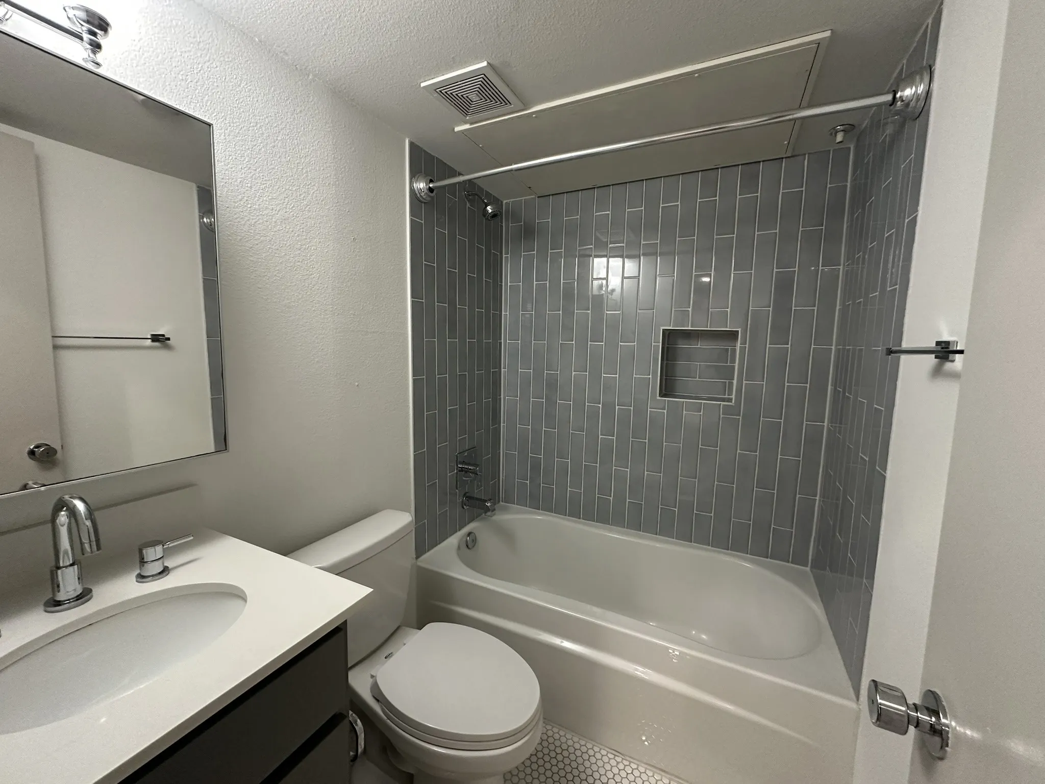Apartment For Rent in Dallas County , 4526 Munger Avenue 206, Dallas, Texas 75204, 1 Bedroom, 1 Bathroom, Garage spaces, 543 Sqft, built in 1958, mls#21353435, Real Estate Agent in Dallas, Homes For Rent in Dallas county, Homes For Rent in Dallas, Realtor in Dallas Texas, Real Estate Brokerage Independent Realty Texas, Luminita Cordes Realtor