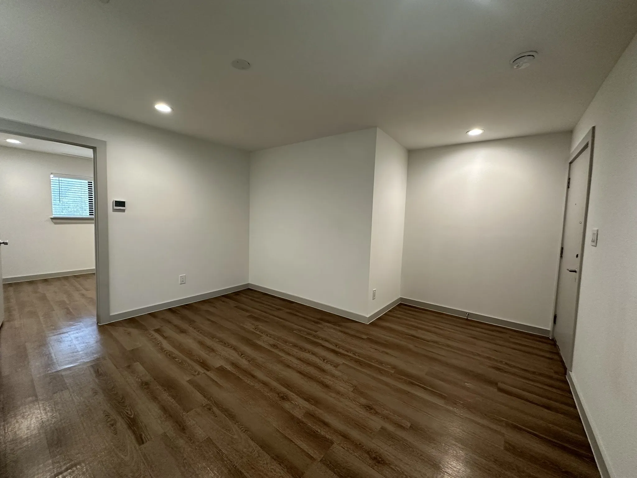 Apartment For Rent in Dallas County , 4526 Munger Avenue 206, Dallas, Texas 75204, 1 Bedroom, 1 Bathroom, Garage spaces, 543 Sqft, built in 1958, mls#21353435, Real Estate Agent in Dallas, Homes For Rent in Dallas county, Homes For Rent in Dallas, Realtor in Dallas Texas, Real Estate Brokerage Independent Realty Texas, Luminita Cordes Realtor